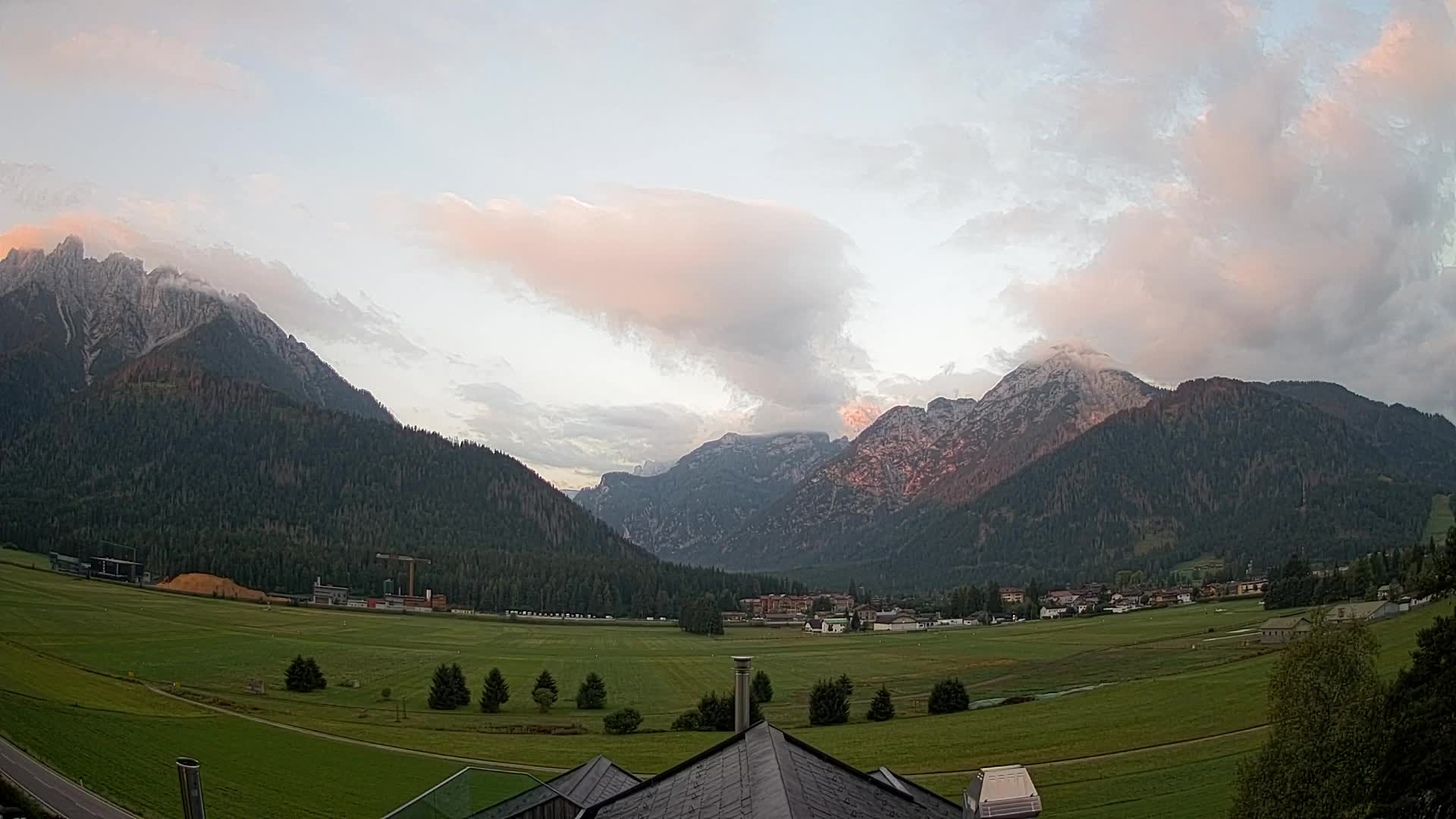 Webcam Toblach Dolomites – View from Hotel Rosengarten