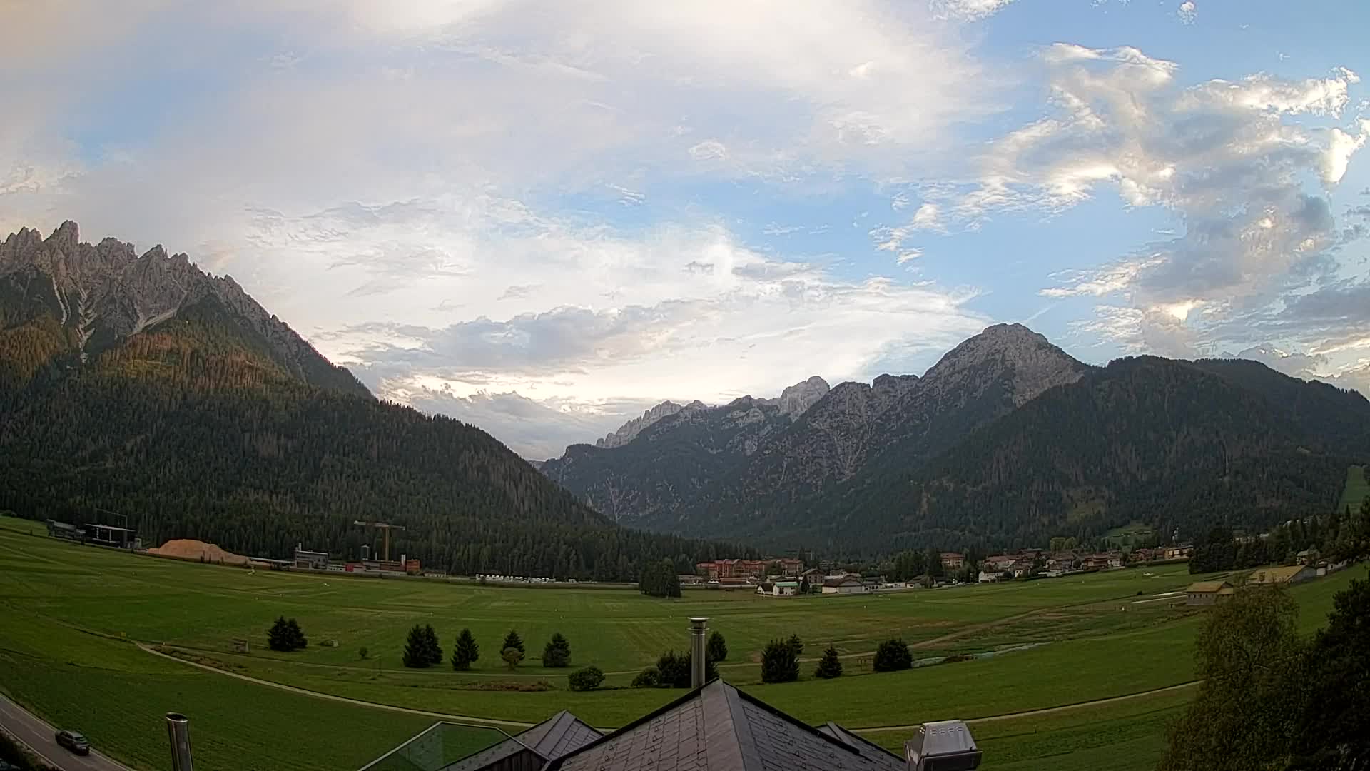 Spletna kamera Toblach Dolomiti – Pogled iz hotela Rosengarten