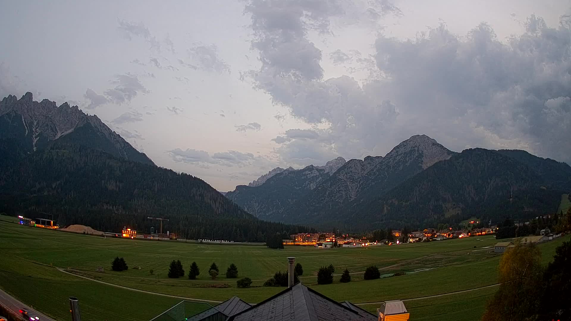 Web kamera Toblach Dolomiti – Pogled s Hotela Rosengarten