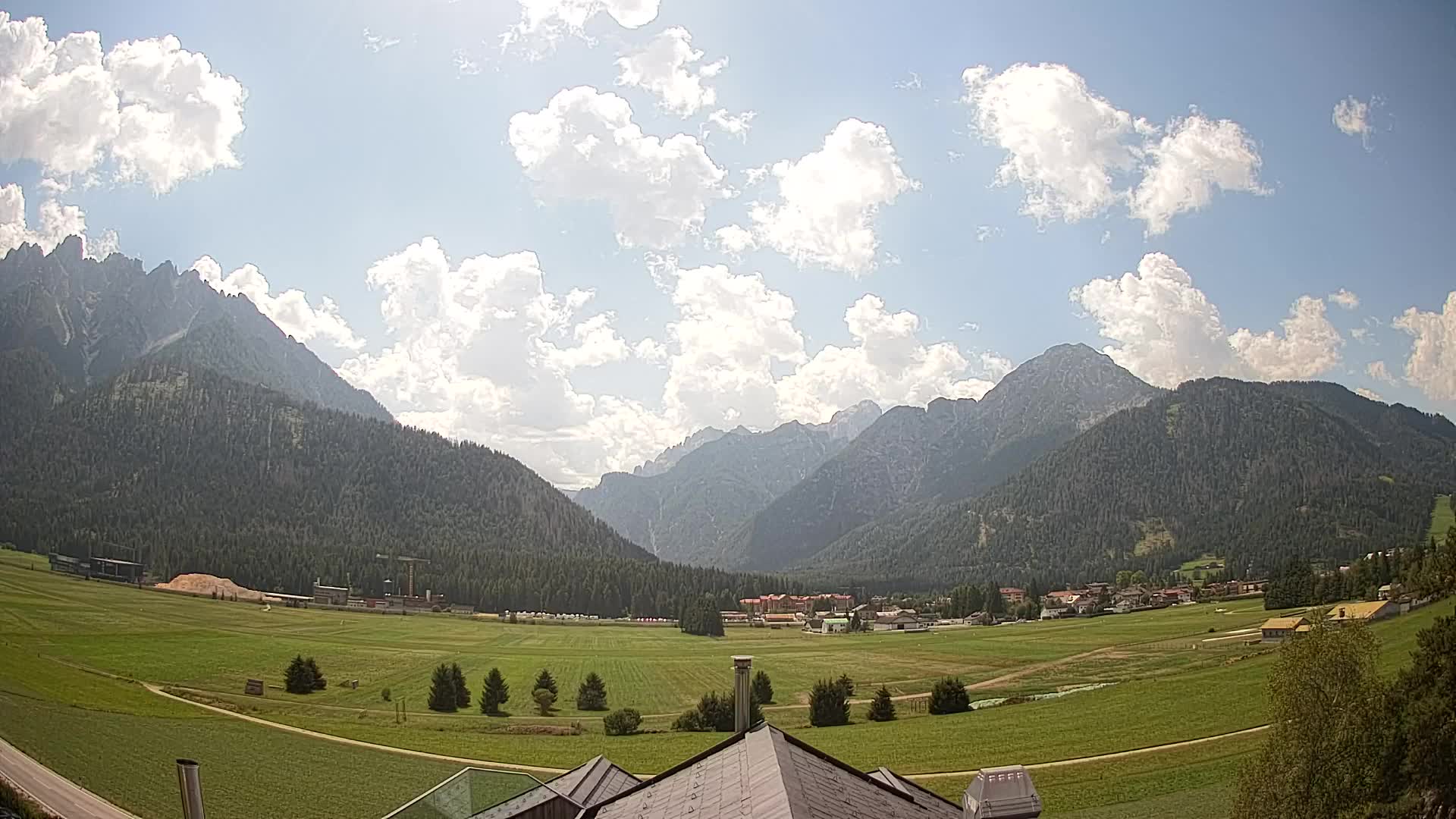Webcam Toblach Dolomites – View from Hotel Rosengarten