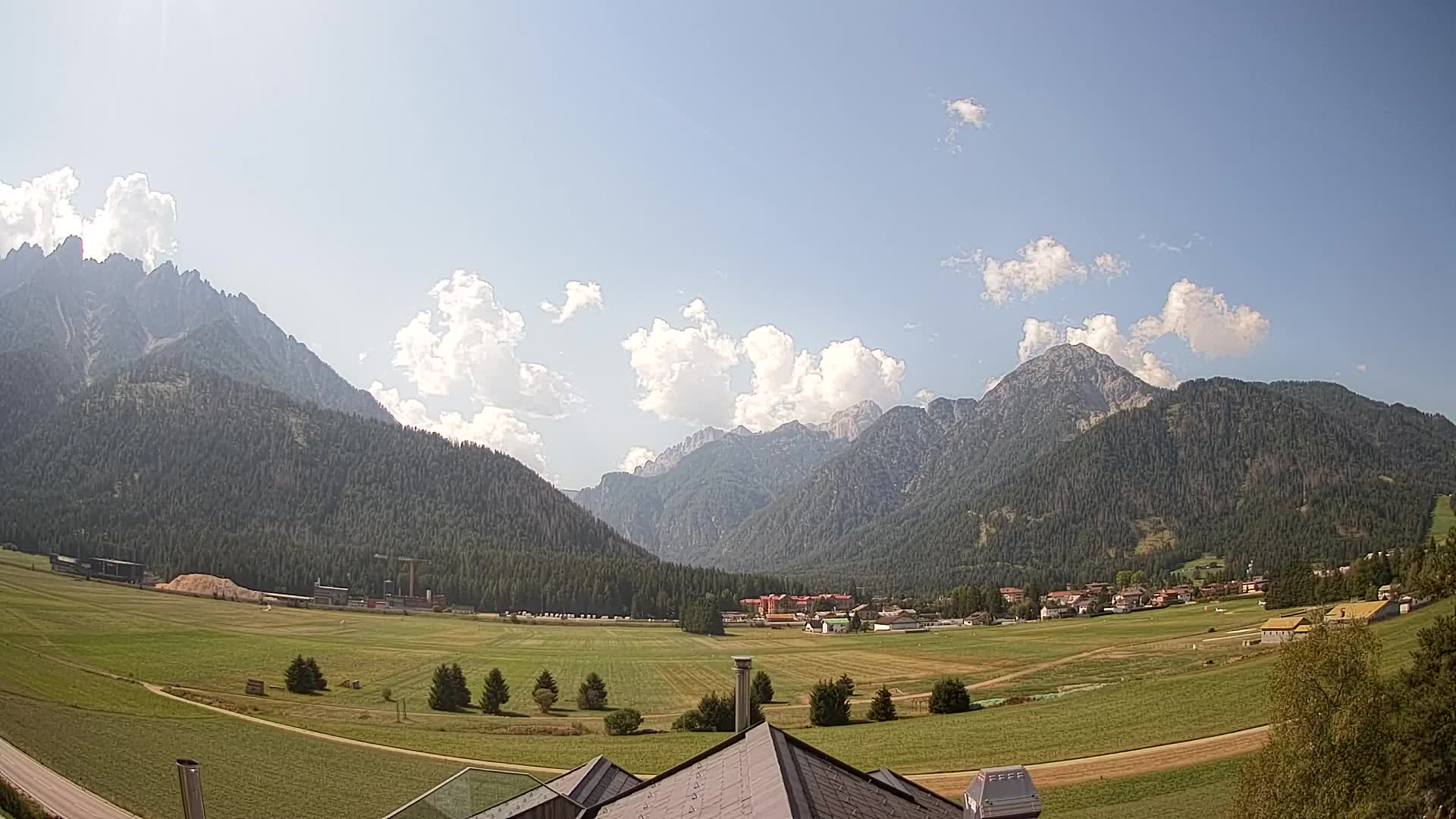 Web kamera Toblach Dolomiti – Pogled s Hotela Rosengarten