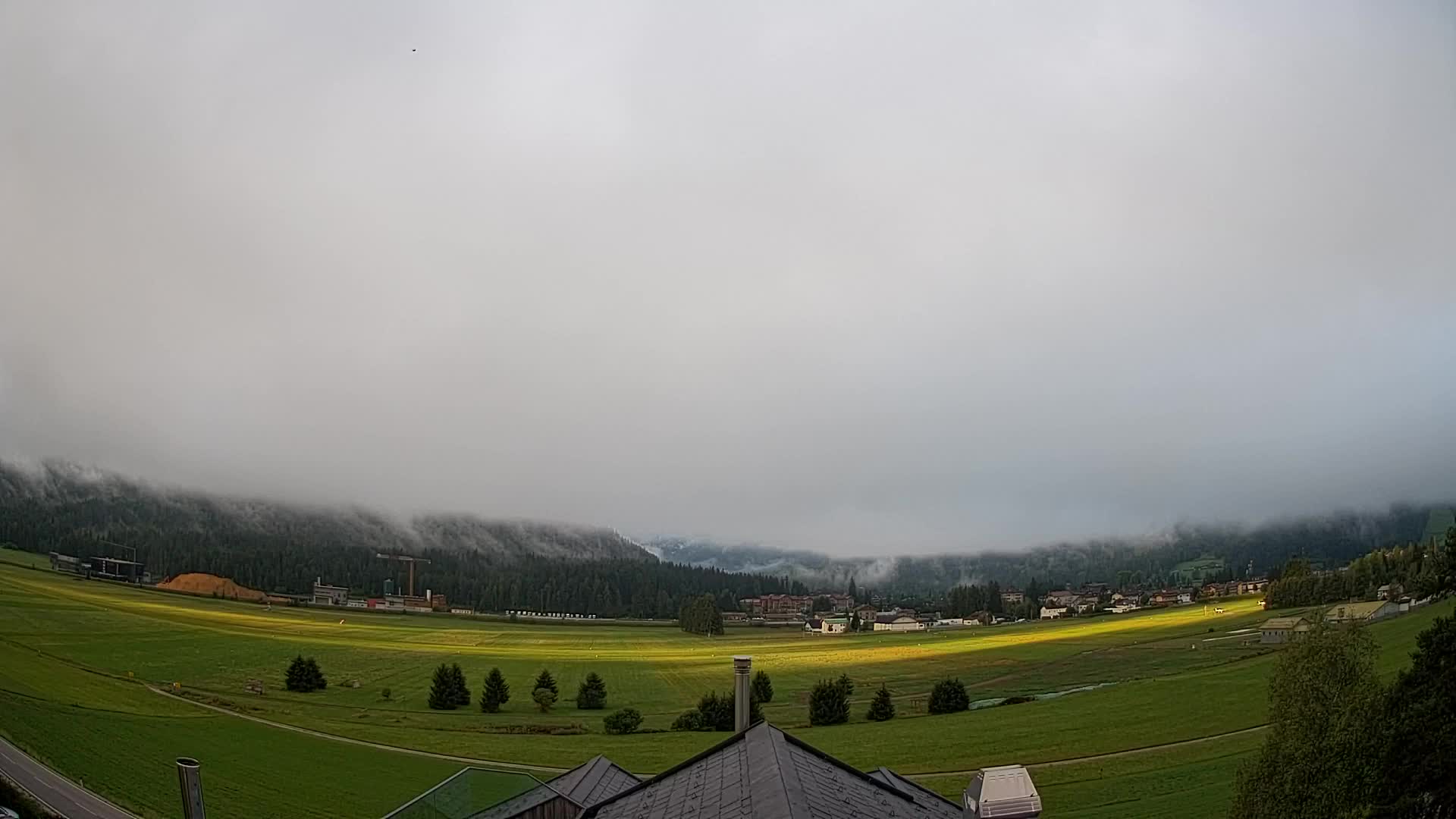 Web kamera Toblach Dolomiti – Pogled s Hotela Rosengarten
