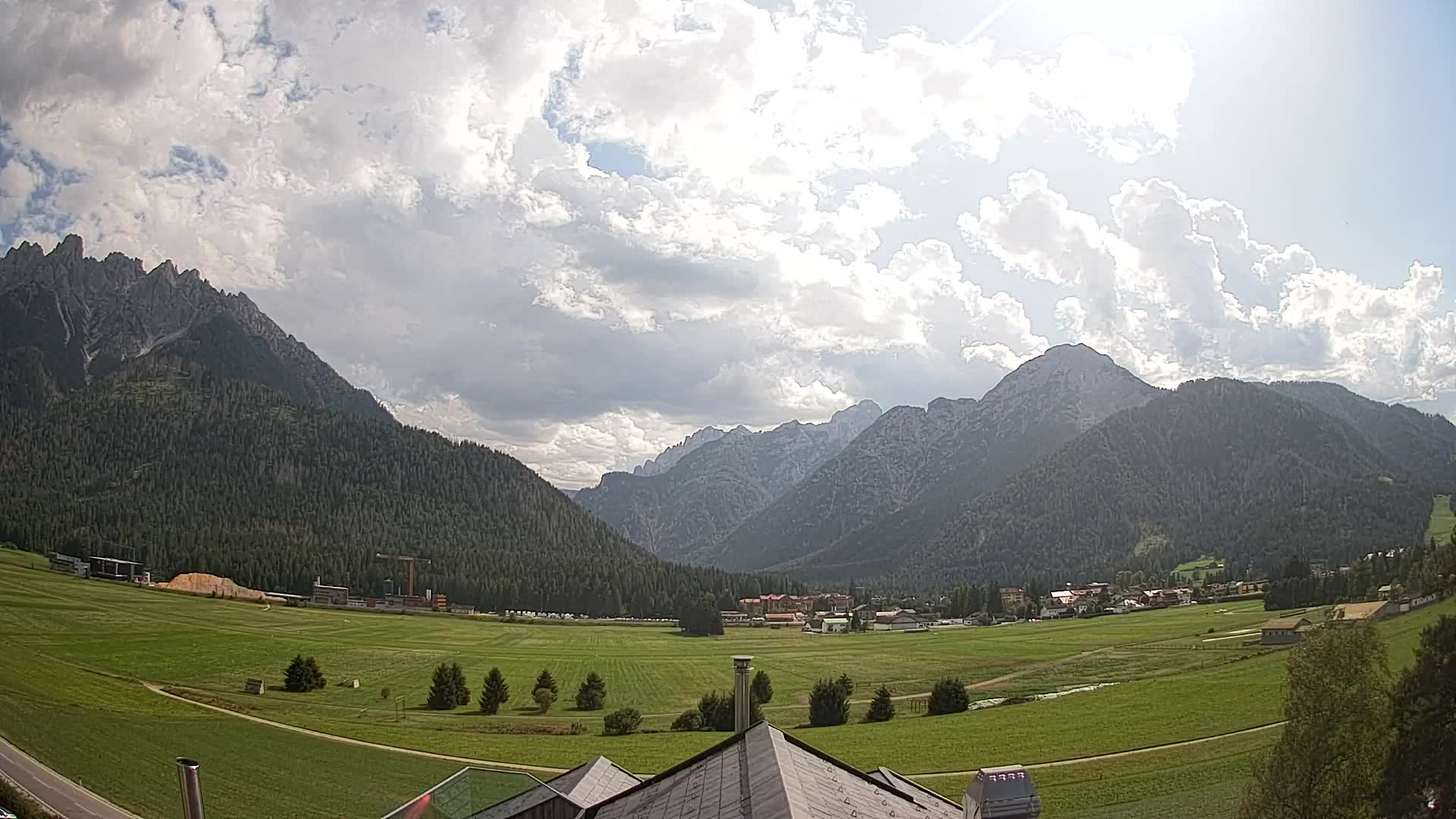 Spletna kamera Toblach Dolomiti – Pogled iz hotela Rosengarten