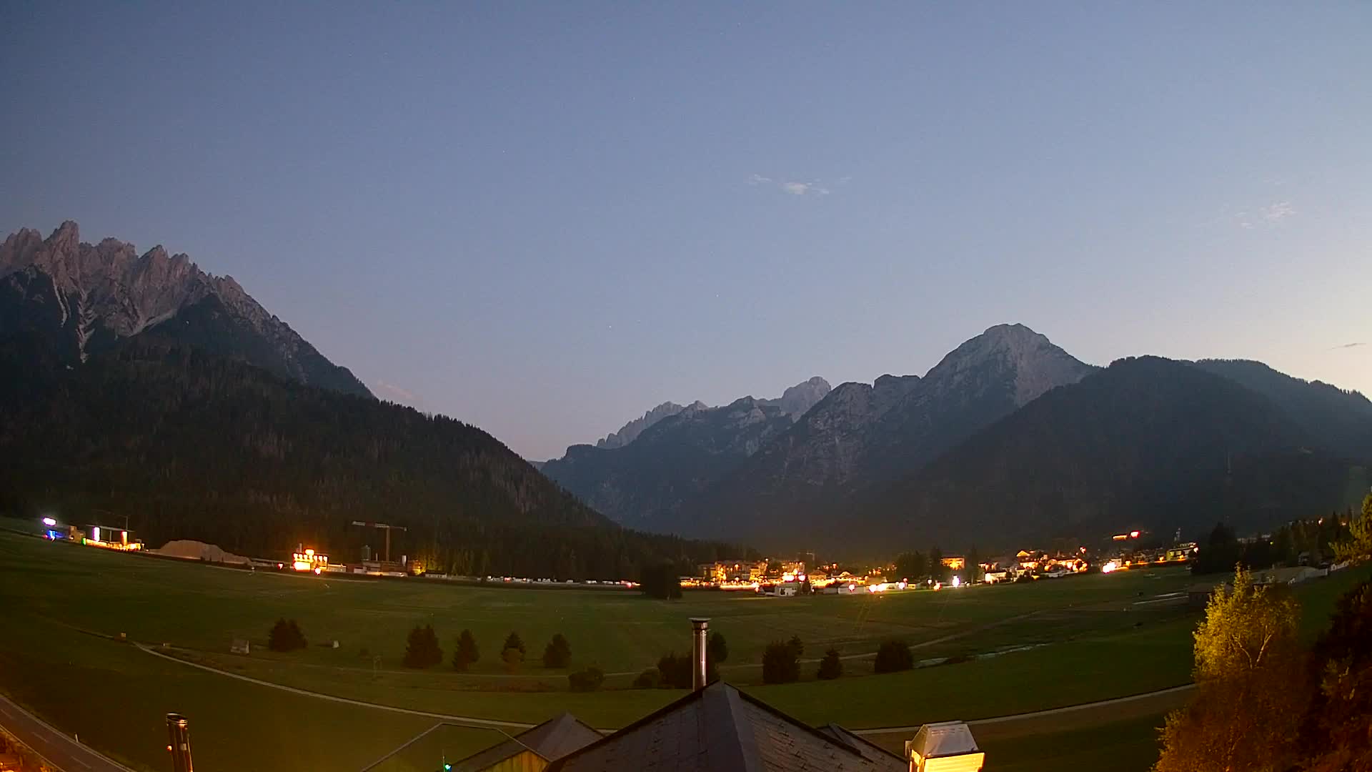Web kamera Toblach Dolomiti – Pogled s Hotela Rosengarten