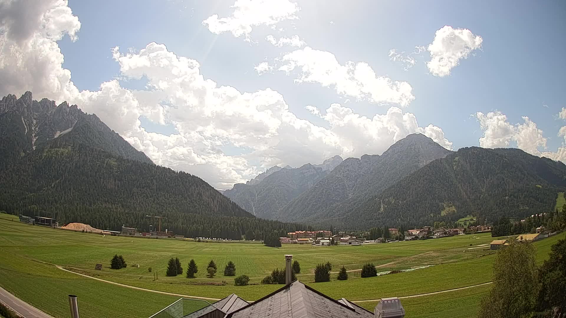 Webcam Toblach Dolomites – View from Hotel Rosengarten