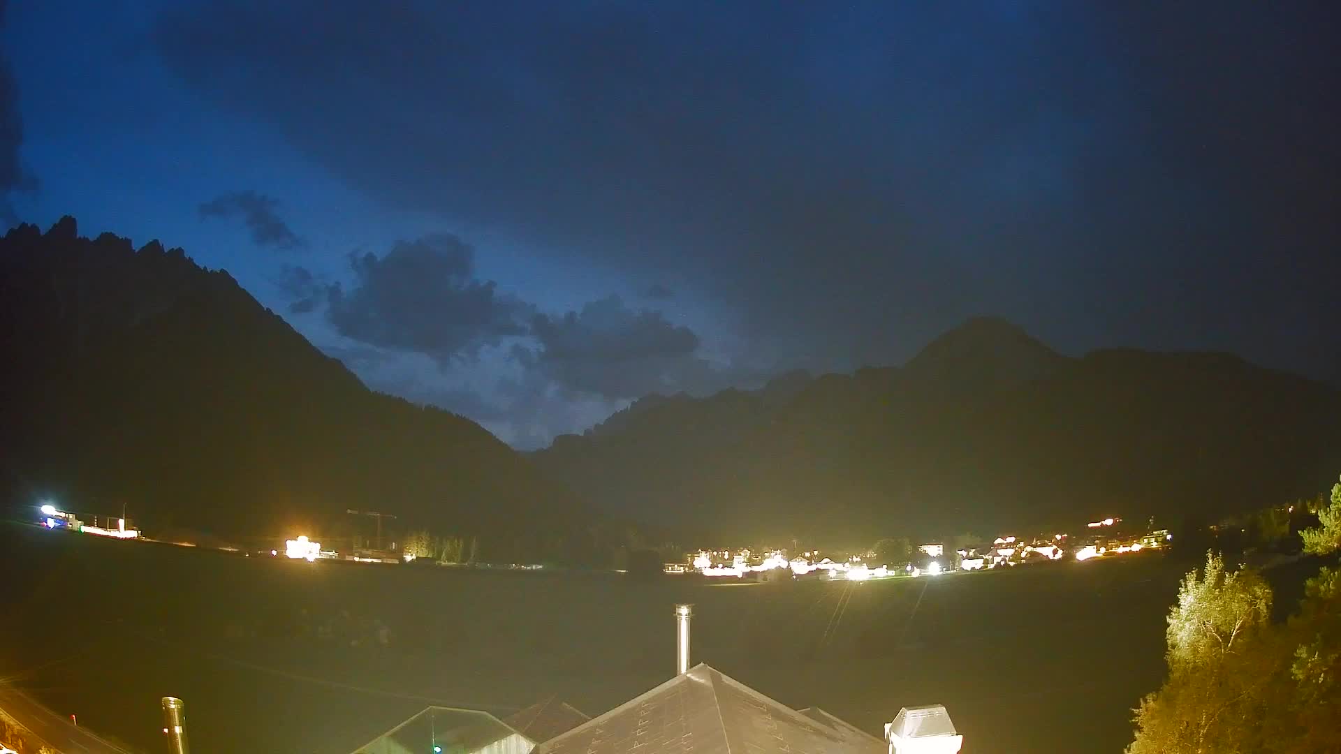 Webcam Toblach Dolomites – View from Hotel Rosengarten