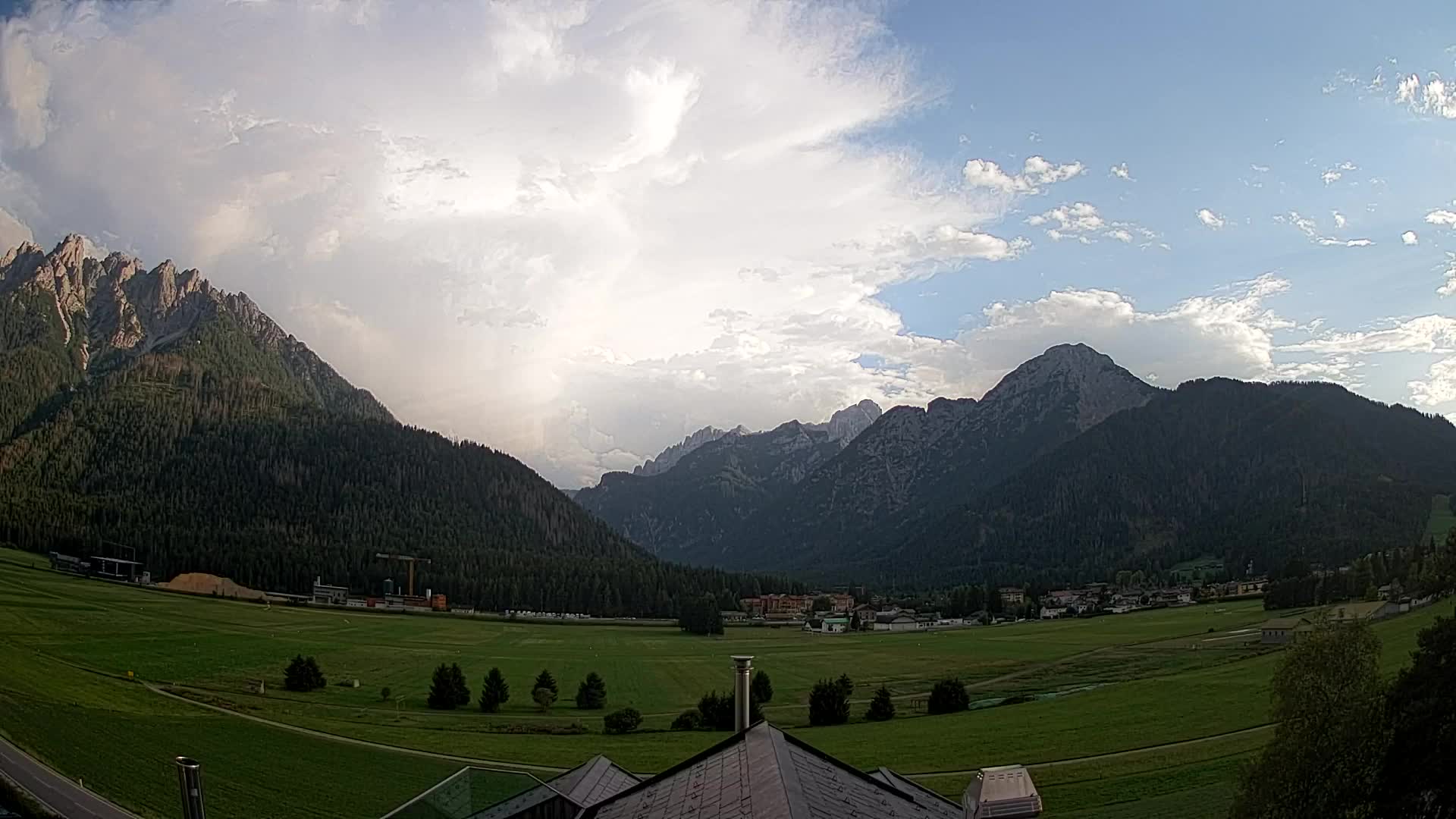 Webcam Toblach Dolomites – View from Hotel Rosengarten