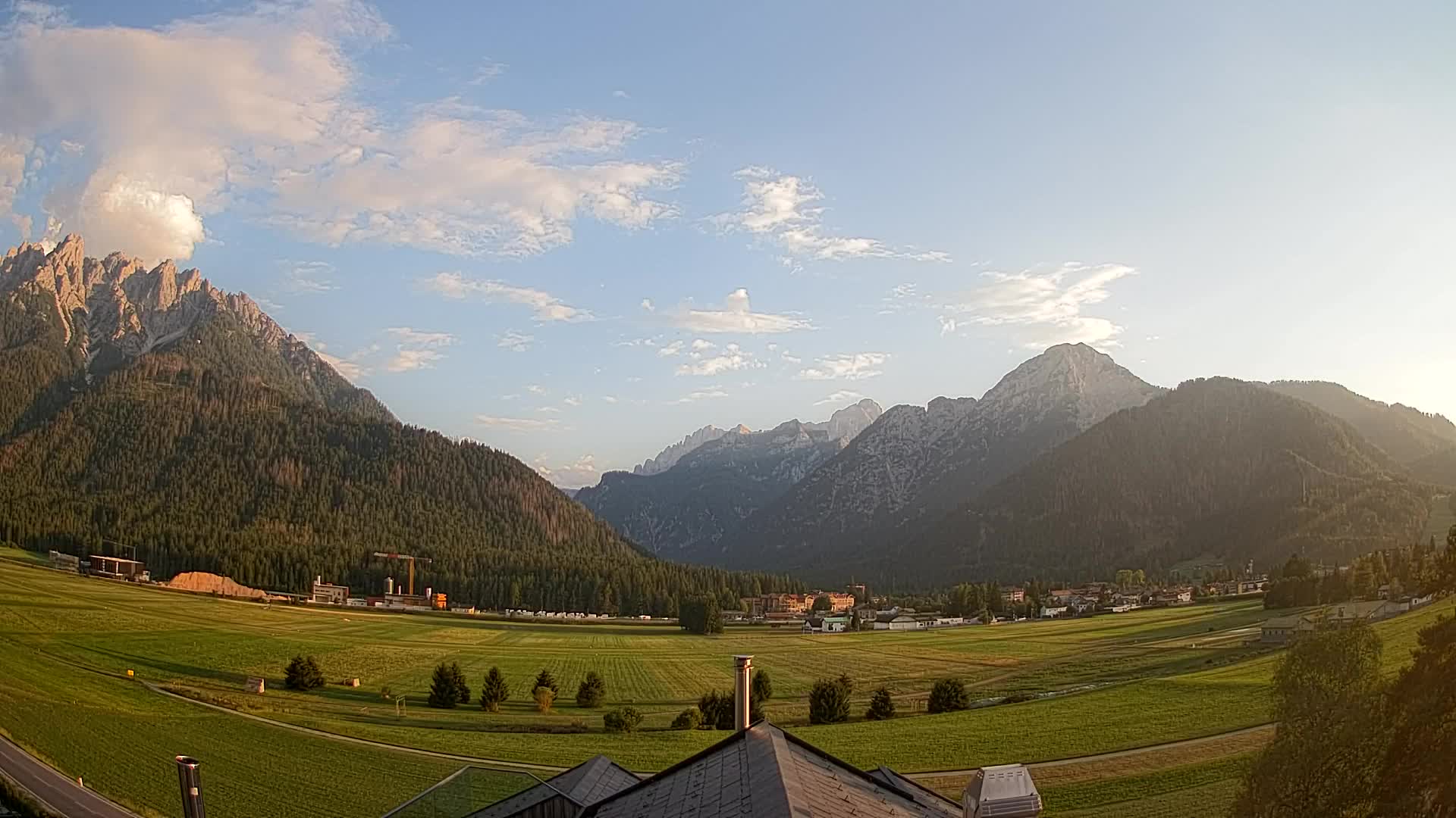Webcam Toblach Dolomites – View from Hotel Rosengarten