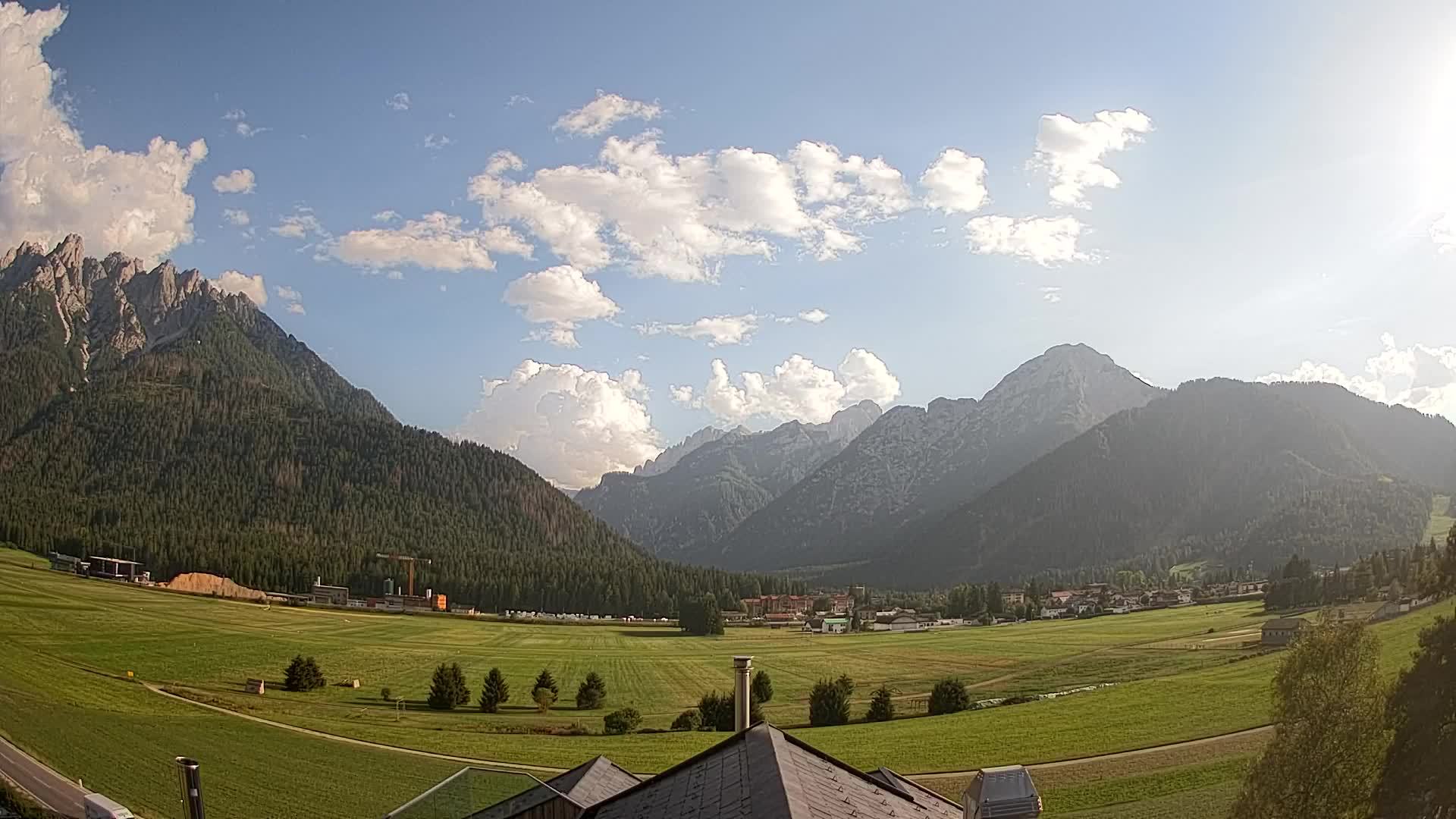 Spletna kamera Toblach Dolomiti – Pogled iz hotela Rosengarten