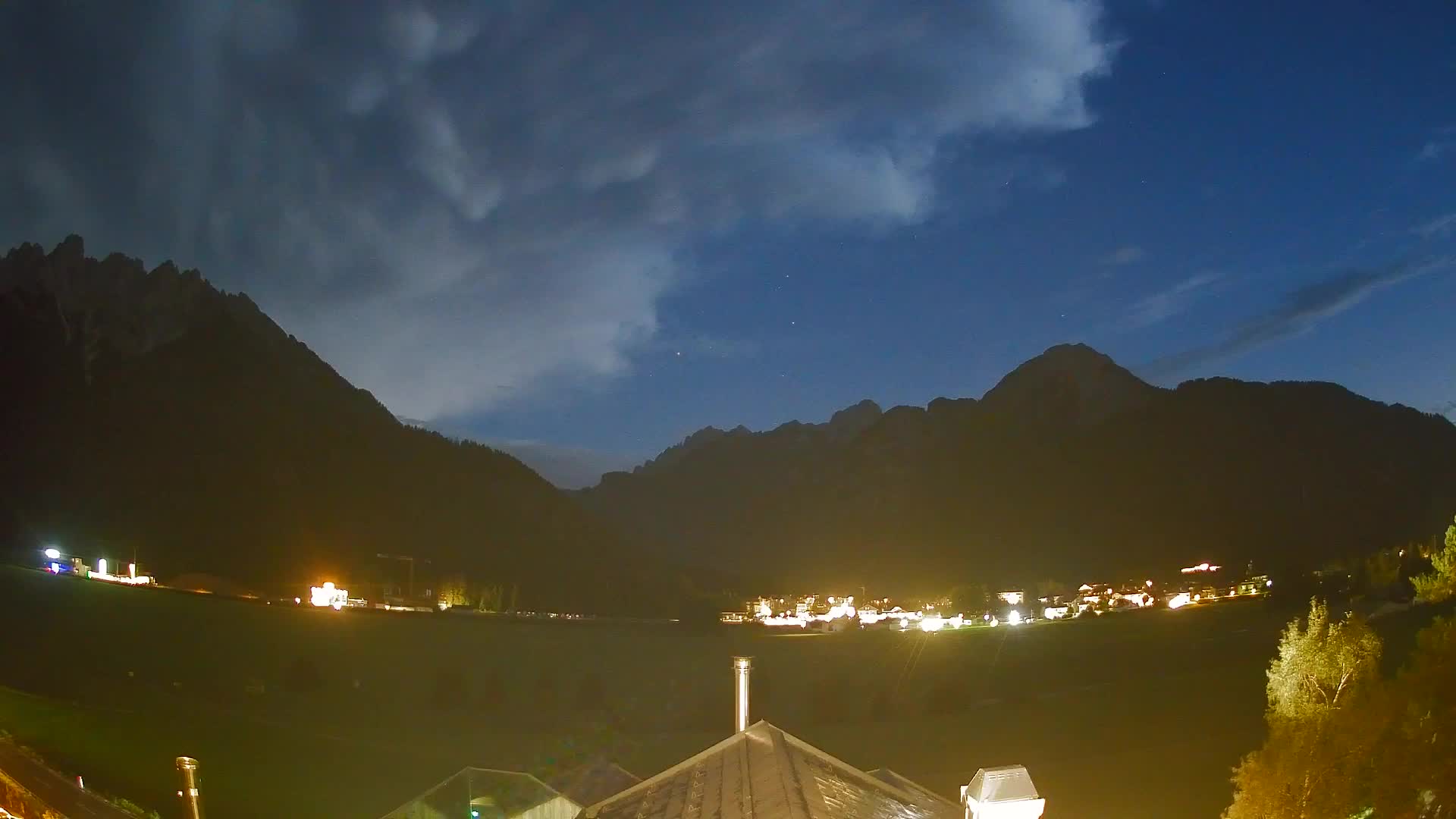 Web kamera Toblach Dolomiti – Pogled s Hotela Rosengarten