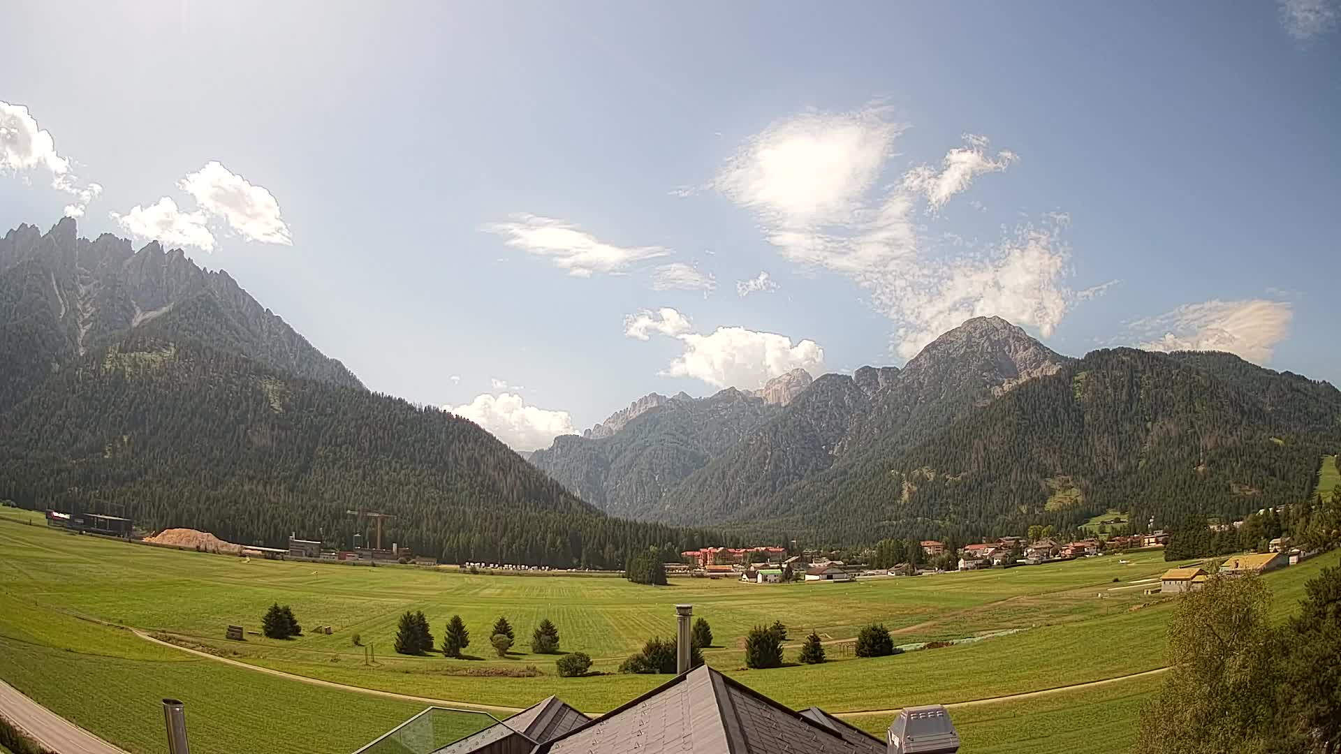 Webcam Toblach Dolomites – View from Hotel Rosengarten