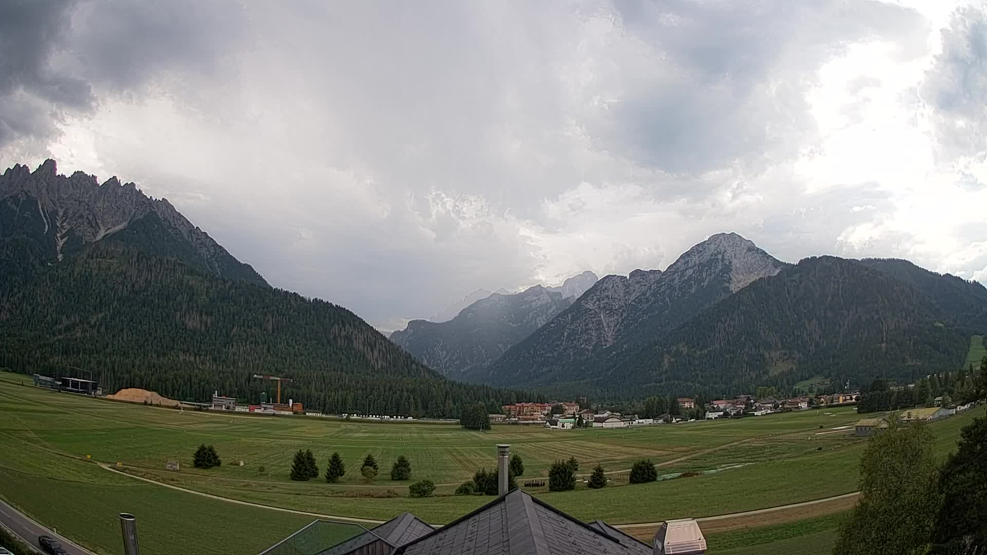 Web kamera Toblach Dolomiti – Pogled s Hotela Rosengarten