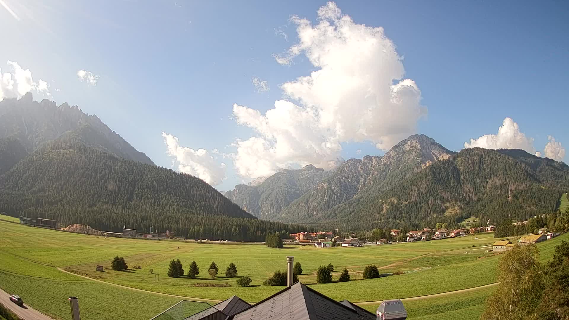 Spletna kamera Toblach Dolomiti – Pogled iz hotela Rosengarten
