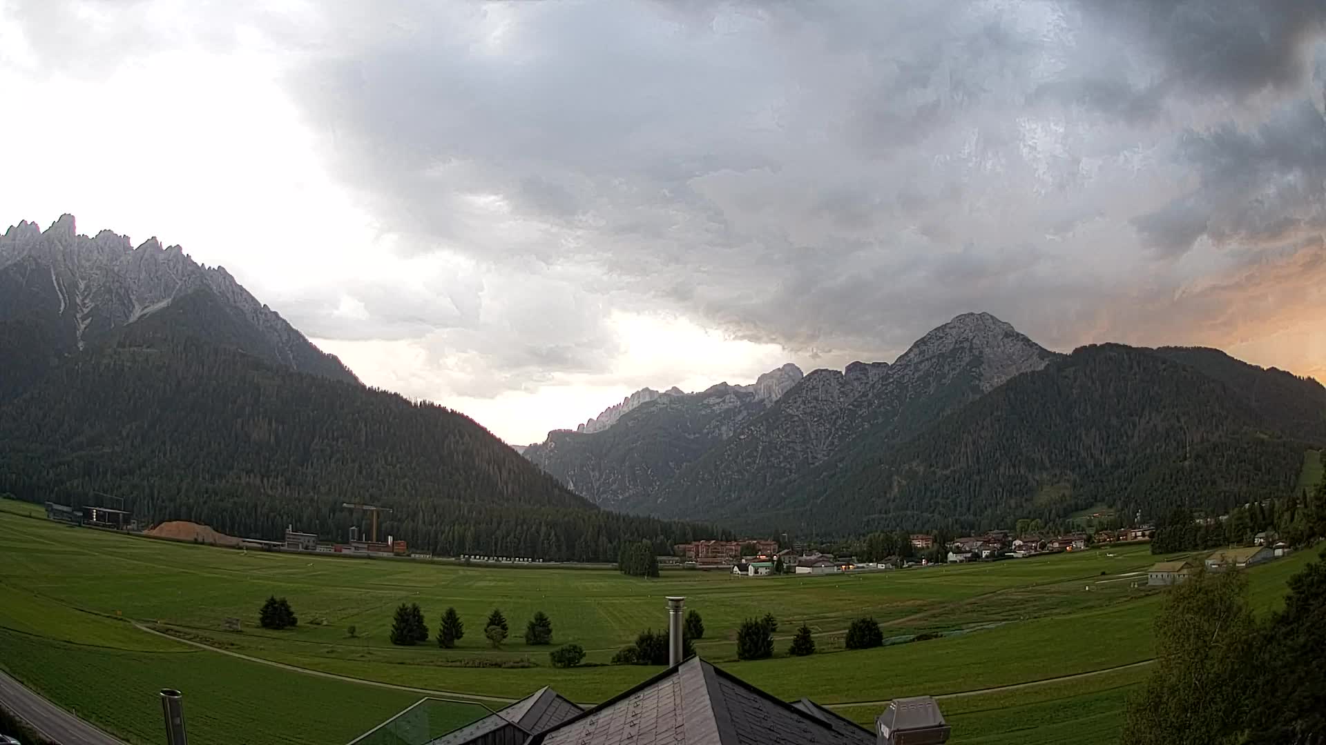 Webcam Toblach Dolomites – View from Hotel Rosengarten
