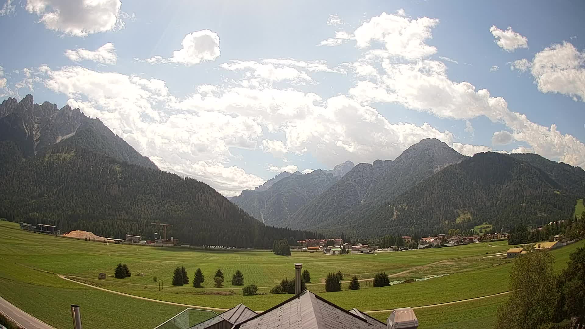Webcam Toblach Dolomites – View from Hotel Rosengarten