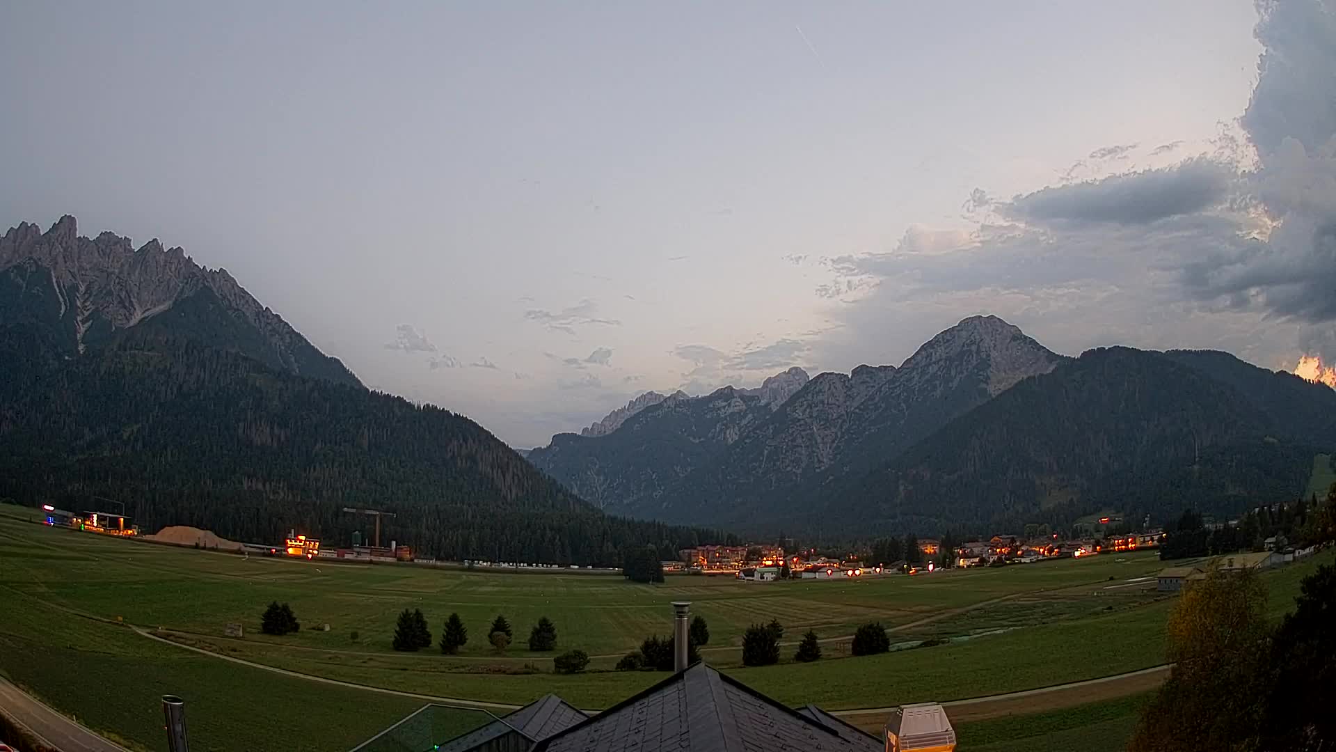 Spletna kamera Toblach Dolomiti – Pogled iz hotela Rosengarten