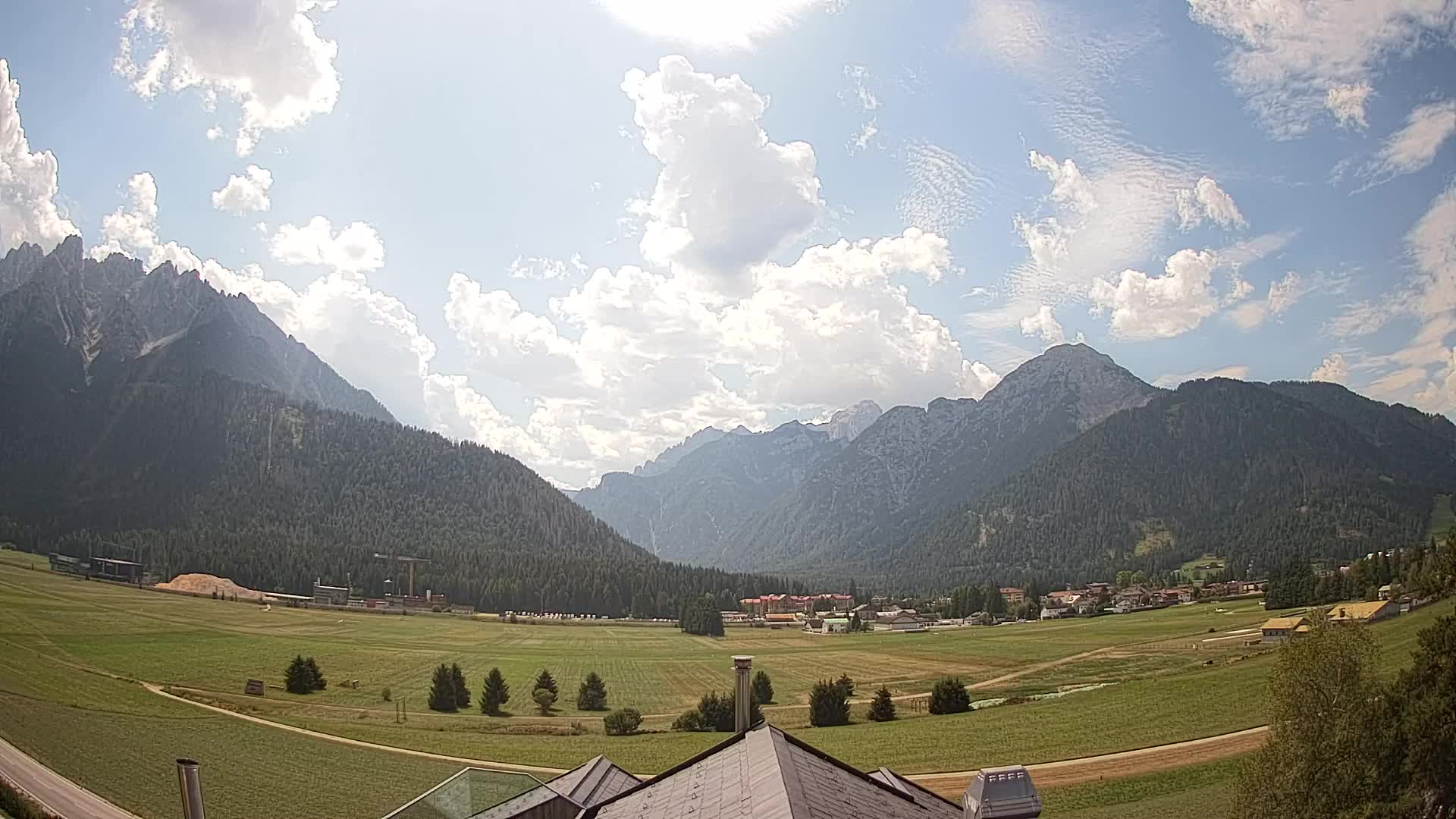 Webcam Toblach Dolomites – View from Hotel Rosengarten