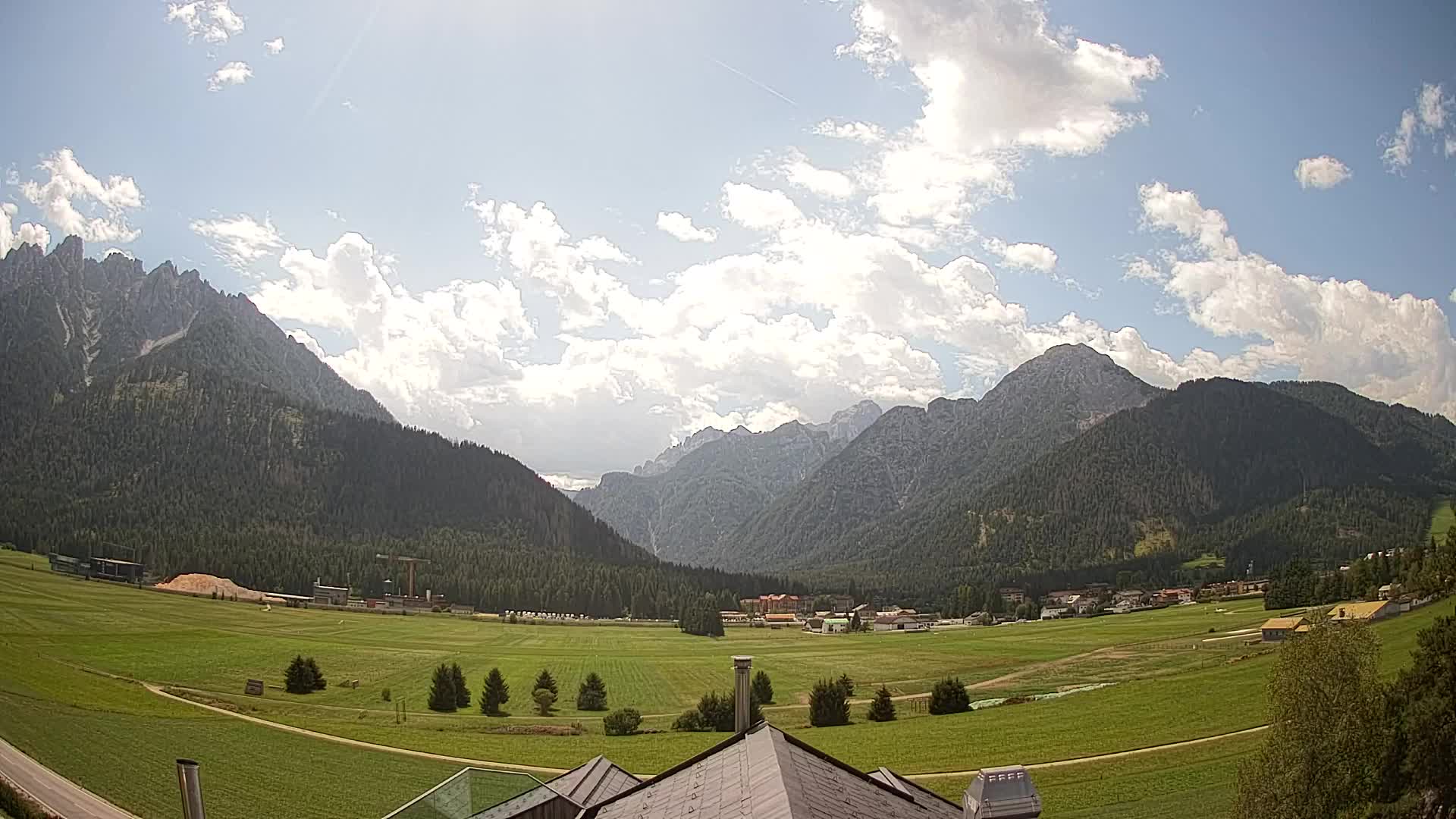 Web kamera Toblach Dolomiti – Pogled s Hotela Rosengarten