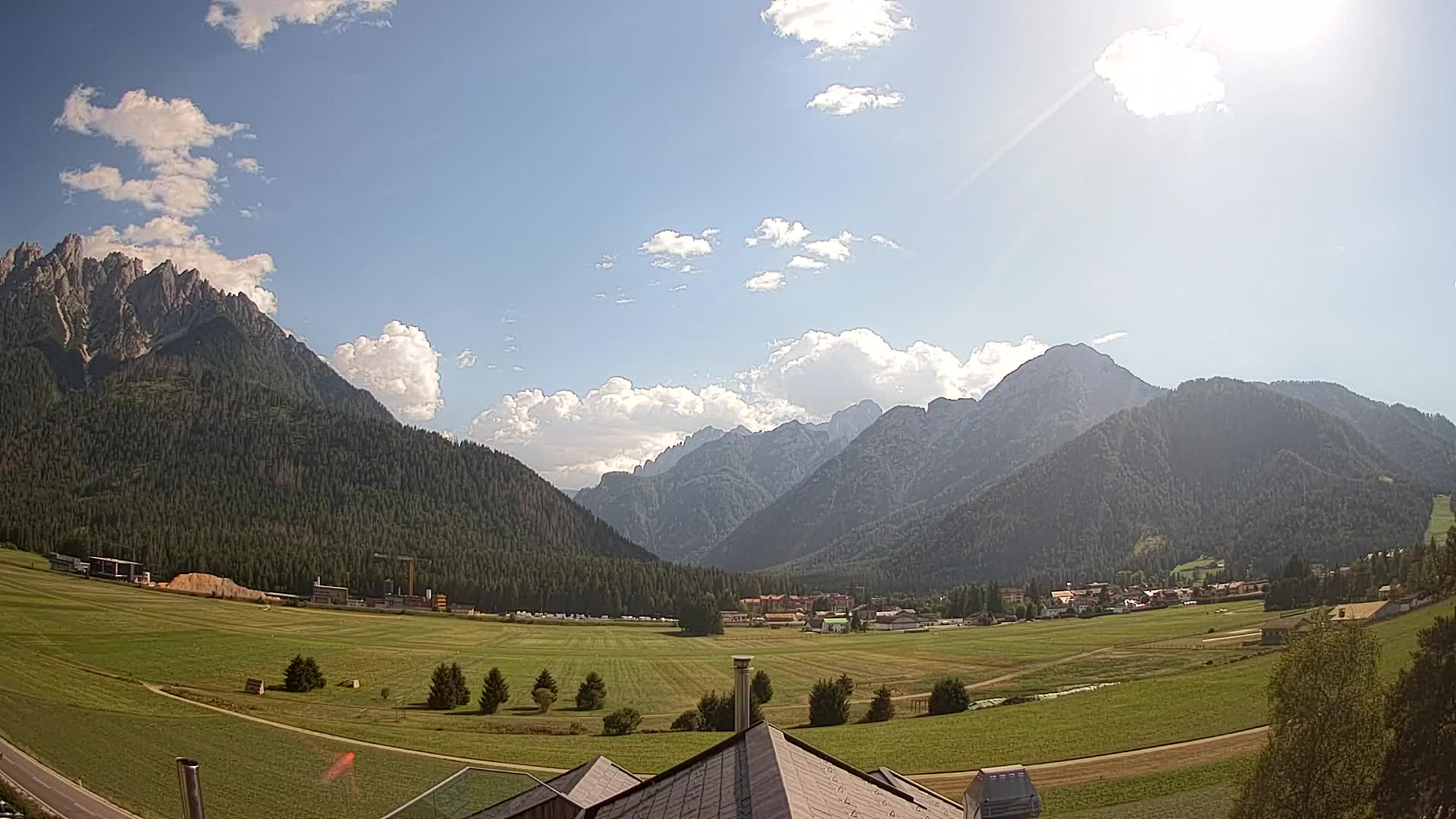 Web kamera Toblach Dolomiti – Pogled s Hotela Rosengarten