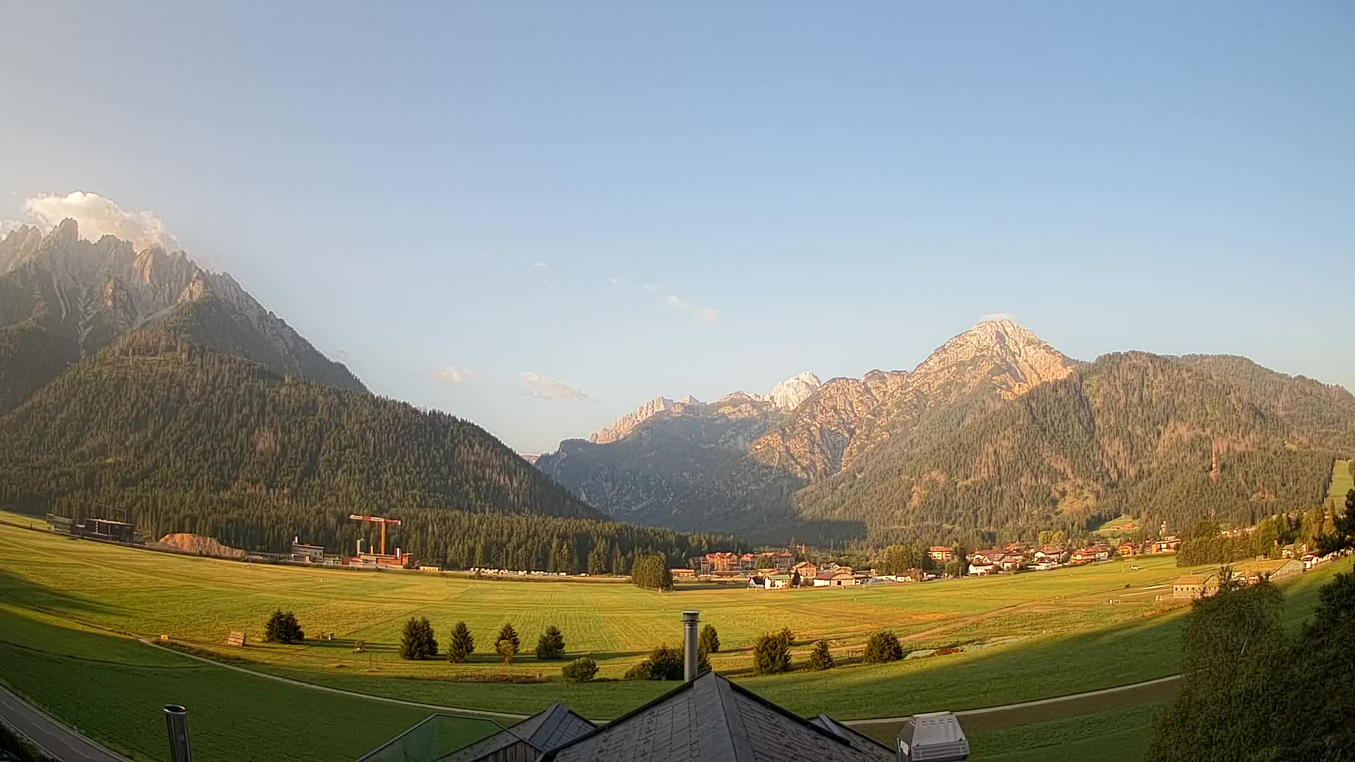 Webcam Toblach Dolomites – View from Hotel Rosengarten