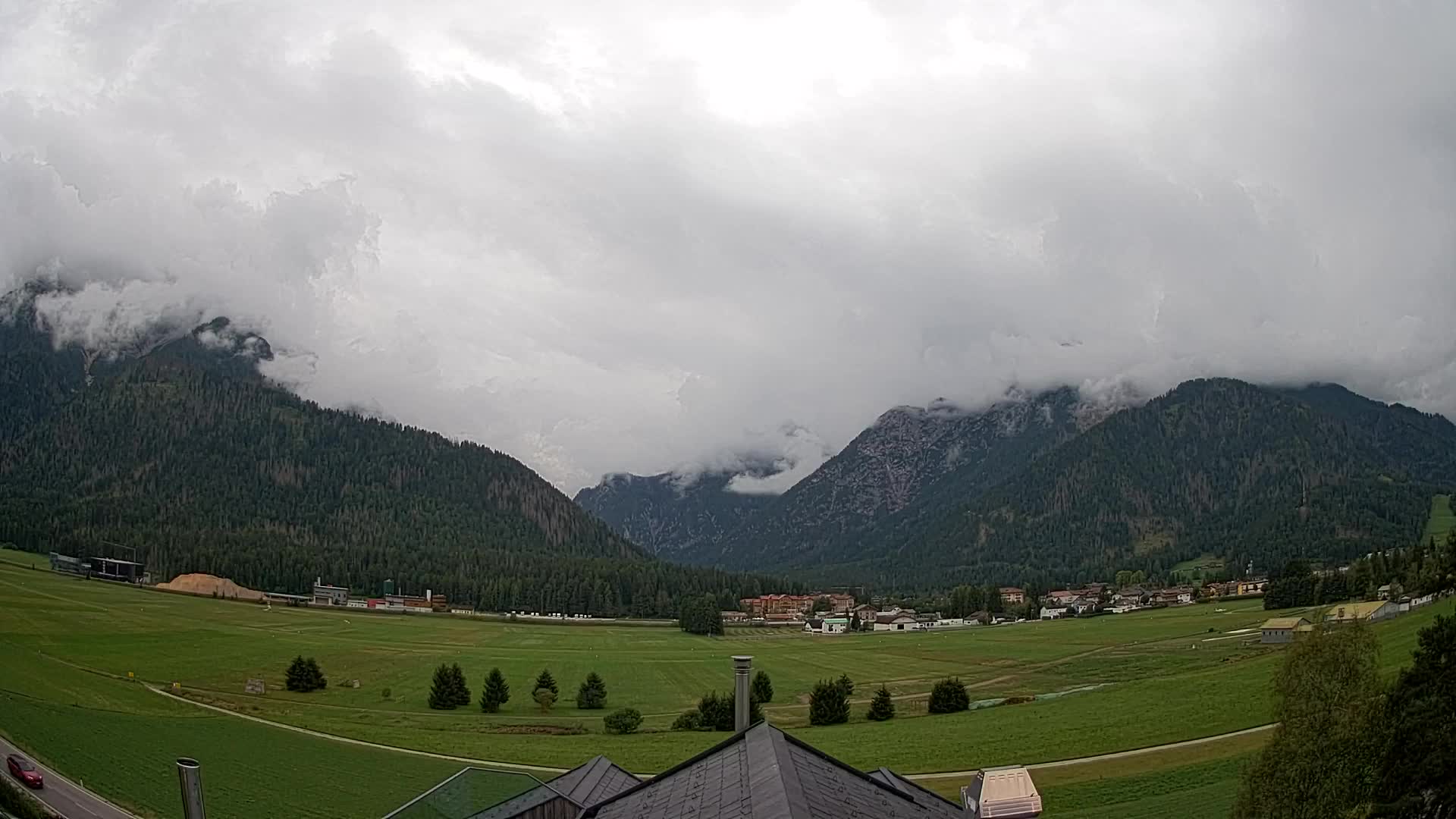 Web kamera Toblach Dolomiti – Pogled s Hotela Rosengarten