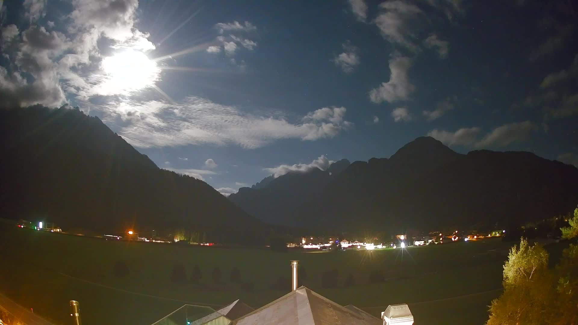 Web kamera Toblach Dolomiti – Pogled s Hotela Rosengarten