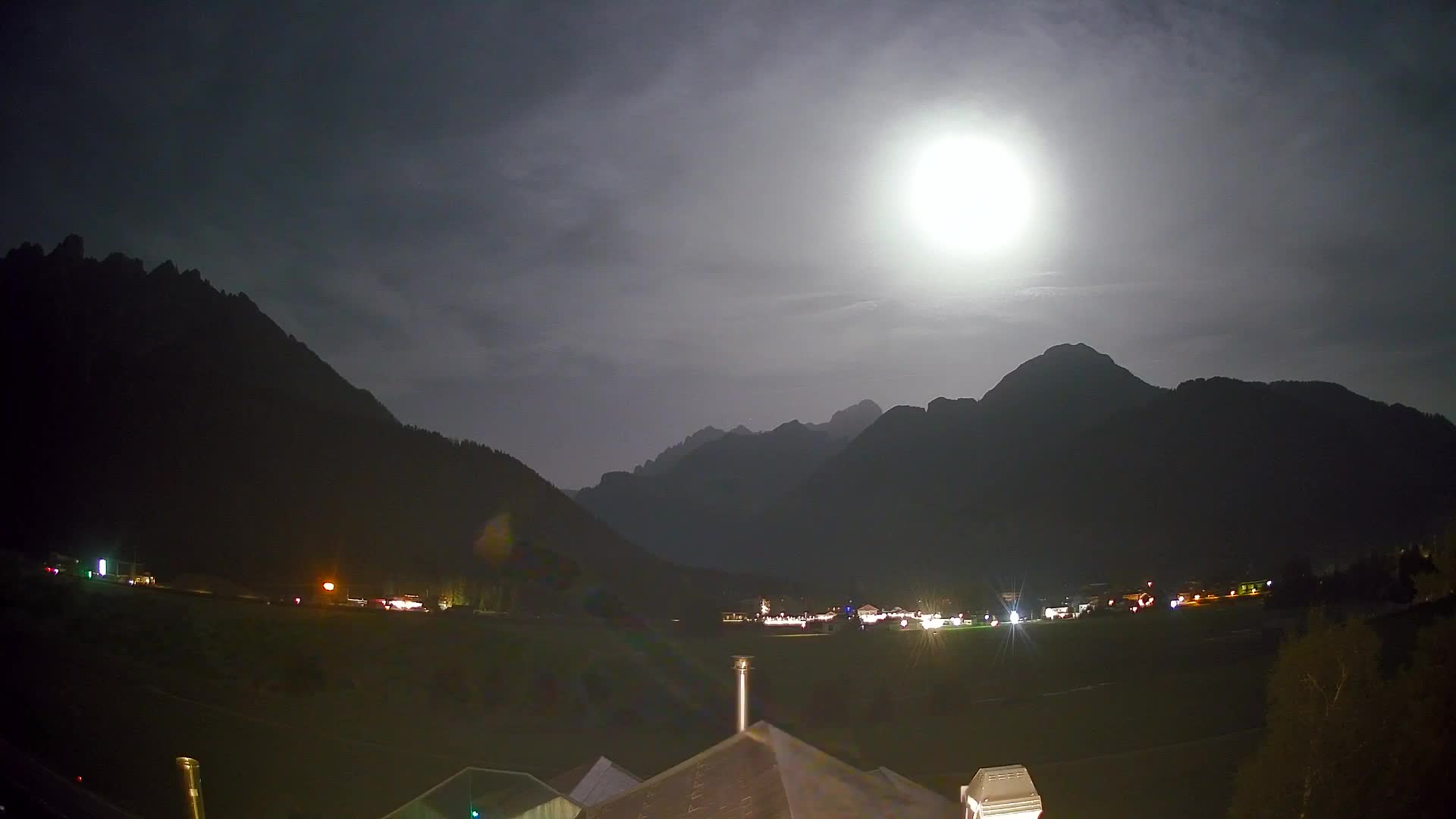 Spletna kamera Toblach Dolomiti – Pogled iz hotela Rosengarten