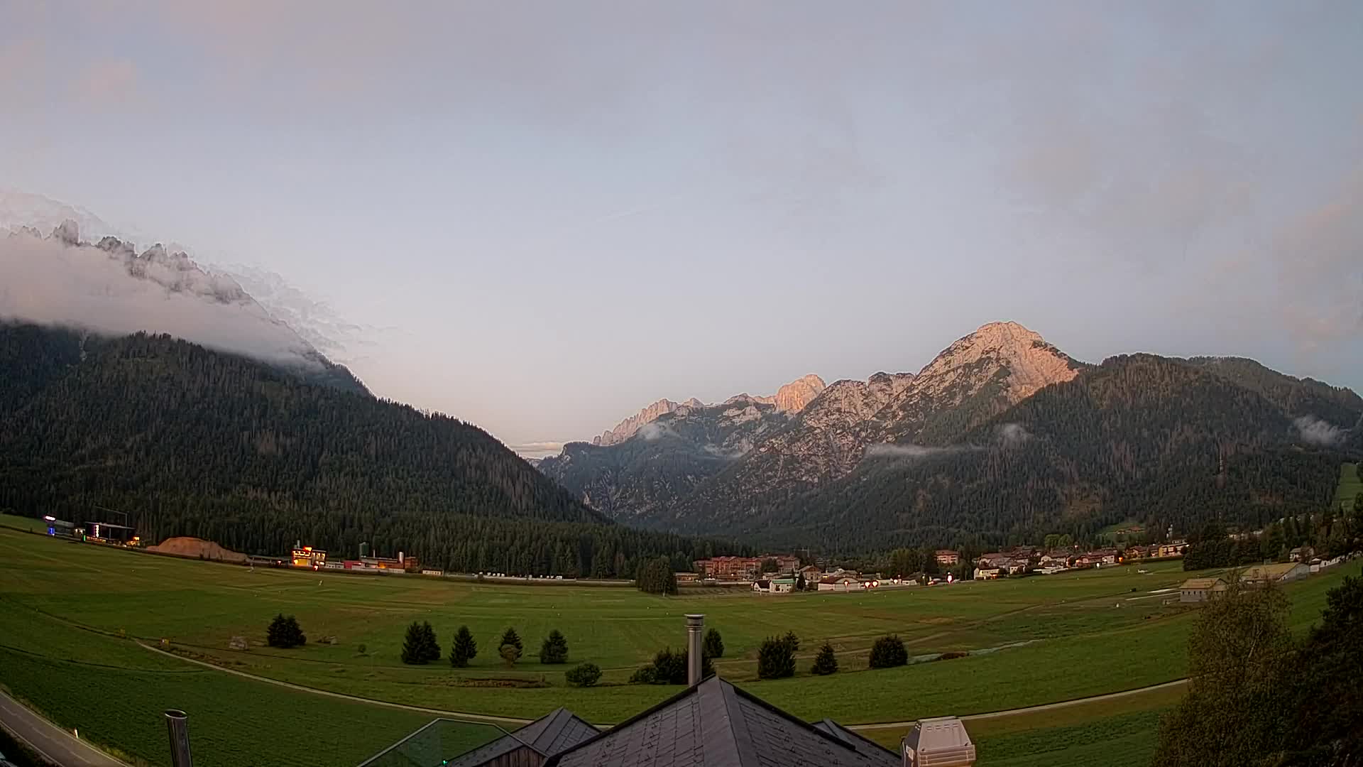 Spletna kamera Toblach Dolomiti – Pogled iz hotela Rosengarten