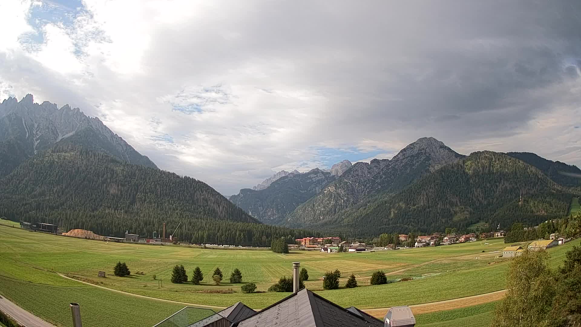 Webcam Toblach Dolomites – View from Hotel Rosengarten