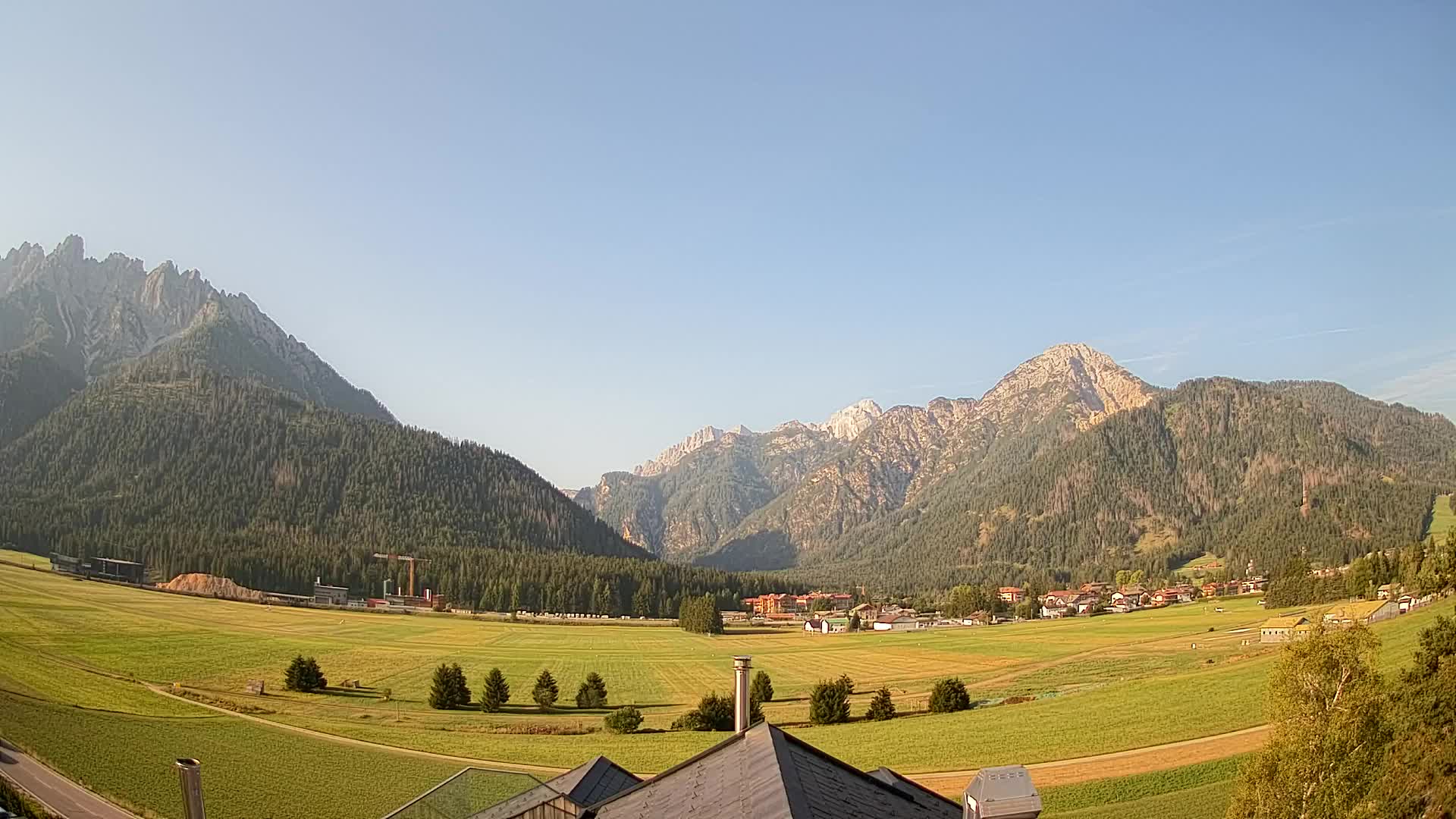Web kamera Toblach Dolomiti – Pogled s Hotela Rosengarten