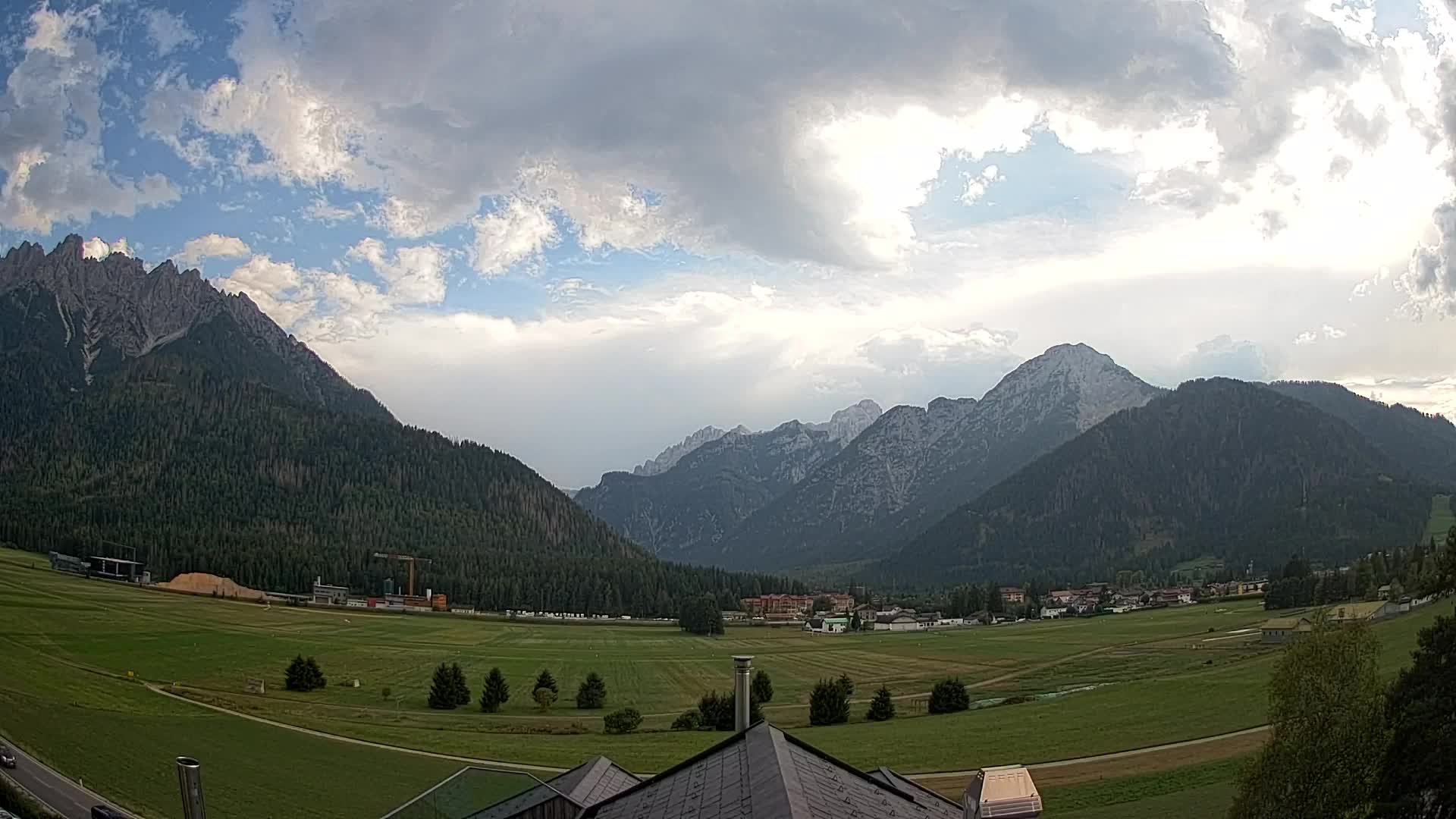 Webcam Toblach Dolomites – View from Hotel Rosengarten