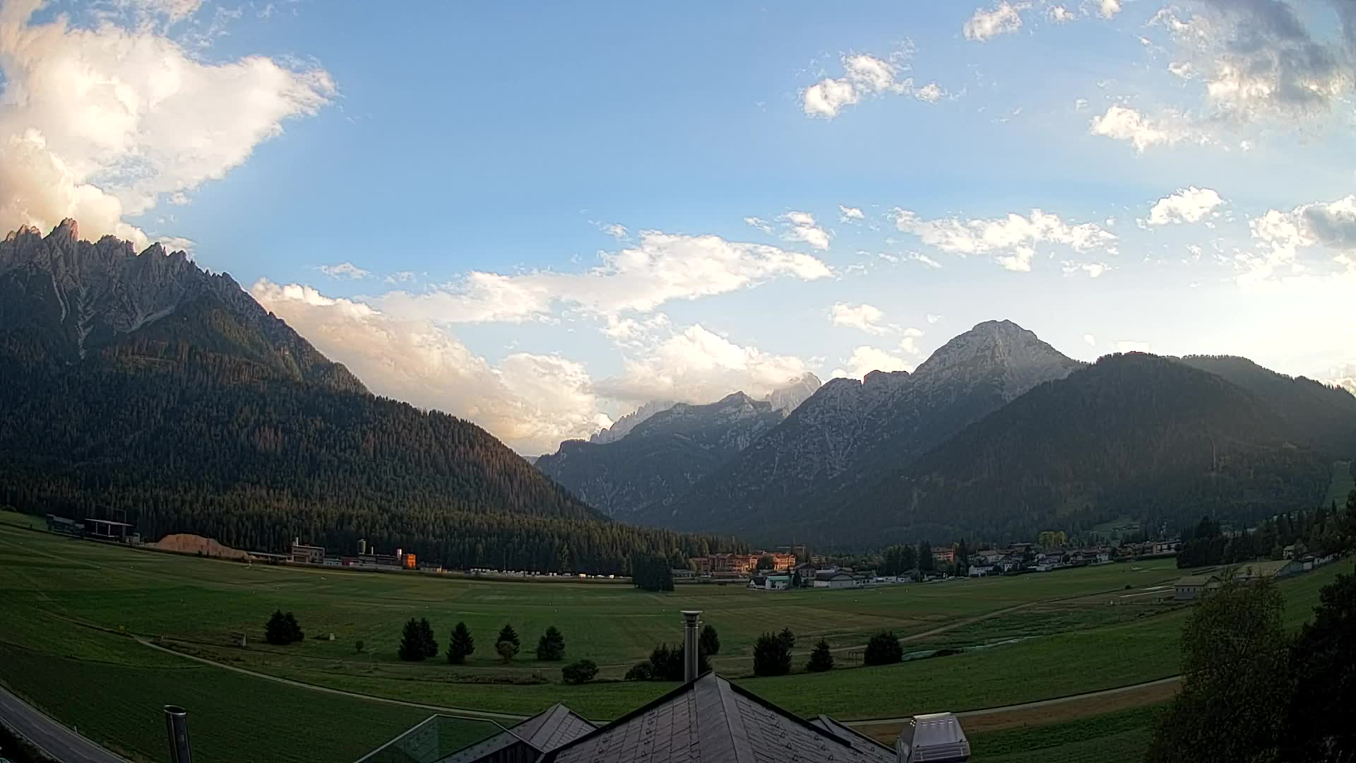 Webcam Toblach Dolomites – View from Hotel Rosengarten