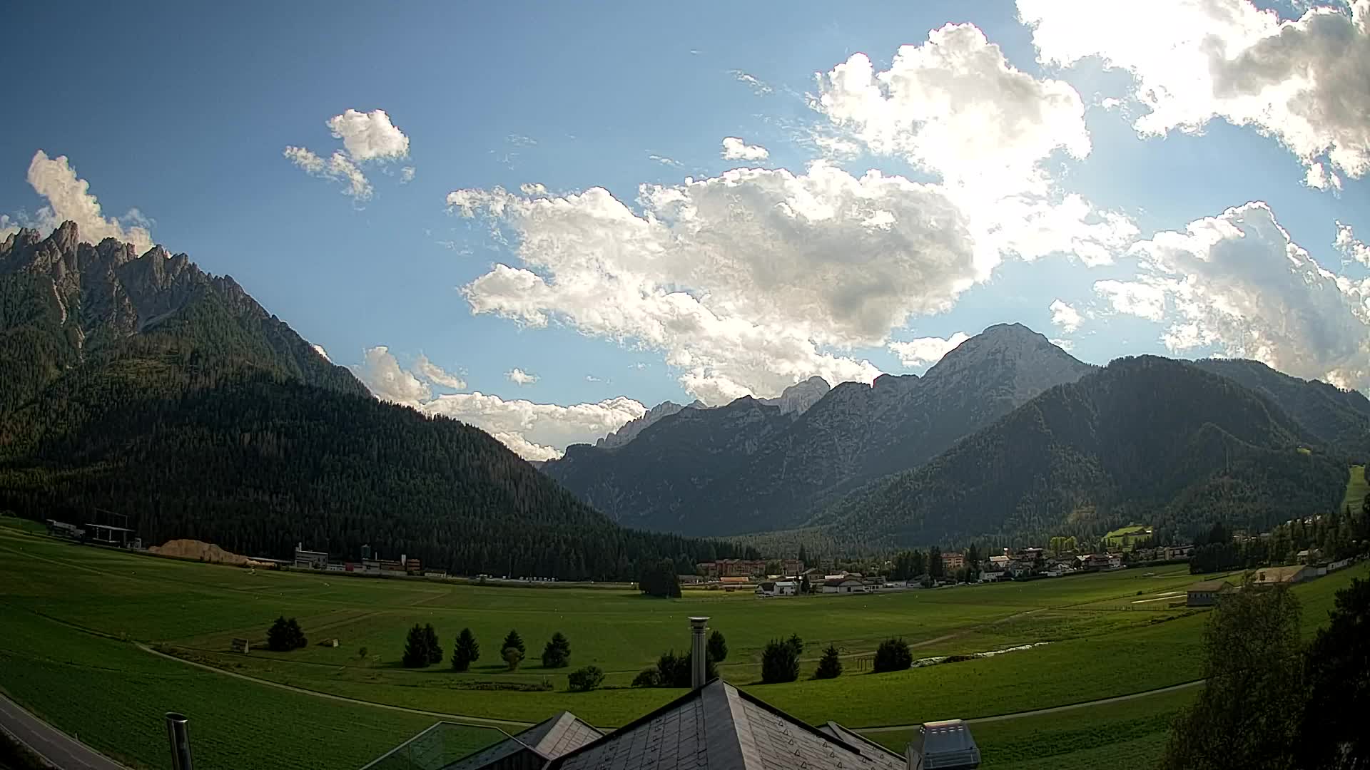 Webcam Toblach Dolomites – View from Hotel Rosengarten