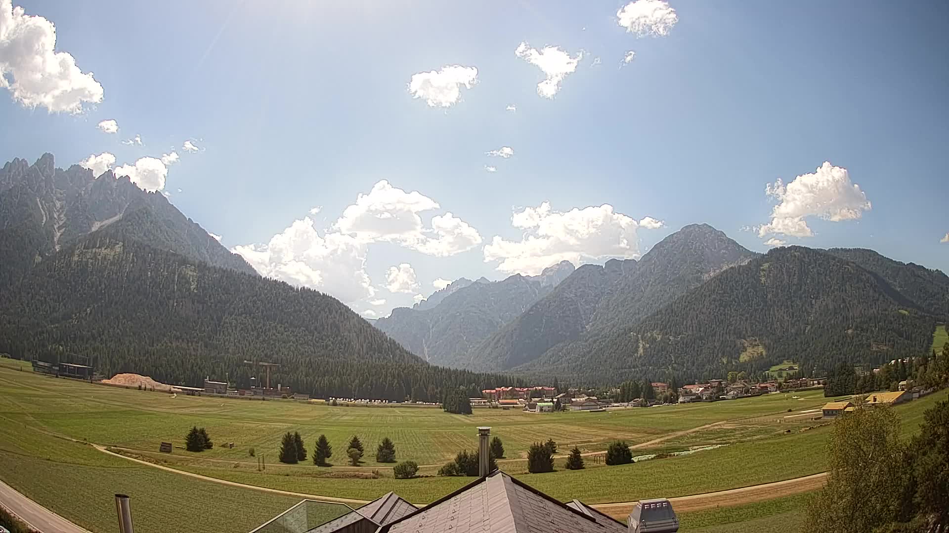 Webcam Toblach Dolomites – View from Hotel Rosengarten