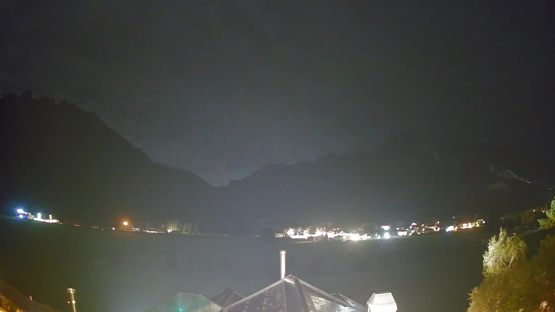 Web kamera Toblach Dolomiti – Pogled s Hotela Rosengarten