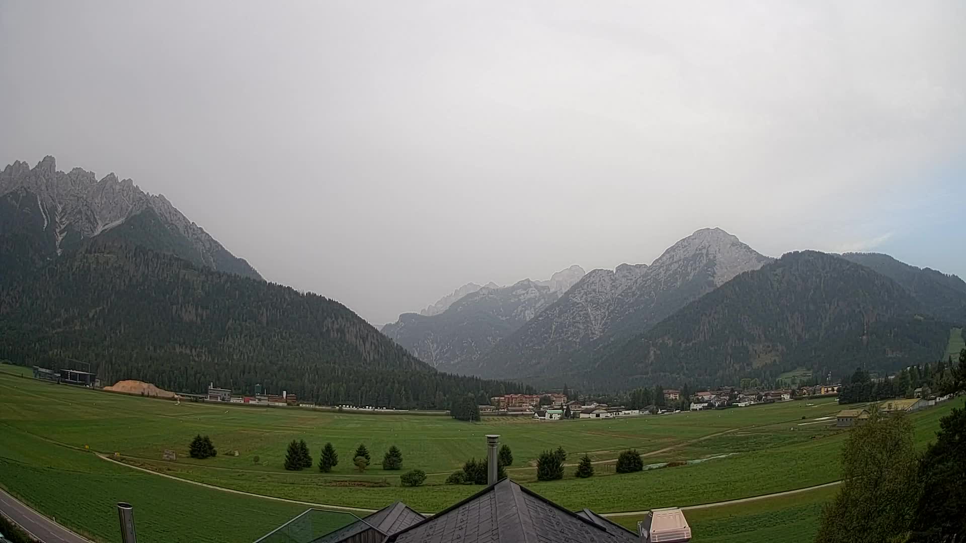 Spletna kamera Toblach Dolomiti – Pogled iz hotela Rosengarten