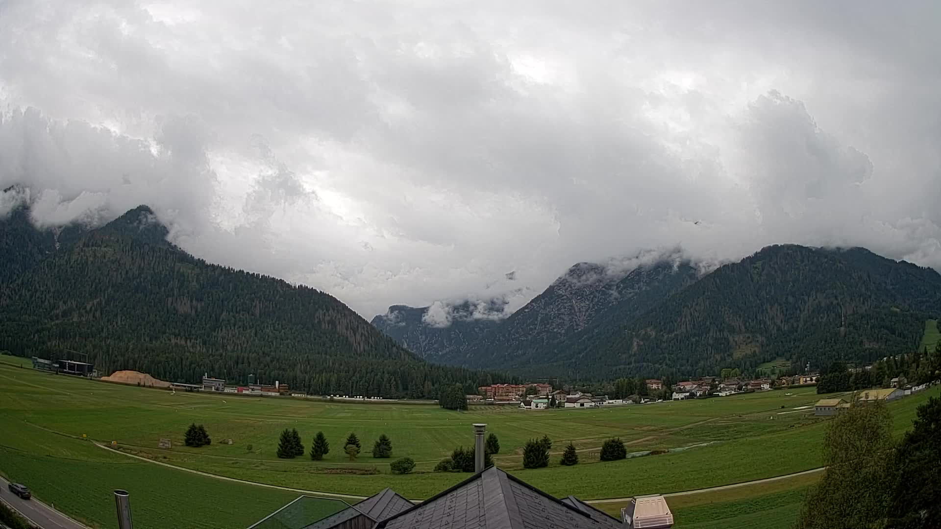 Web kamera Toblach Dolomiti – Pogled s Hotela Rosengarten