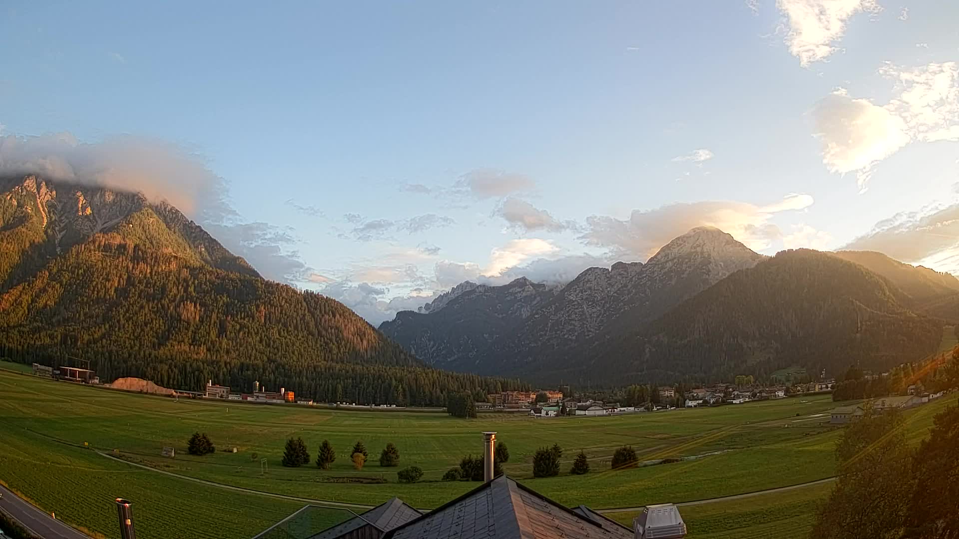Webcam Toblach Dolomites – View from Hotel Rosengarten