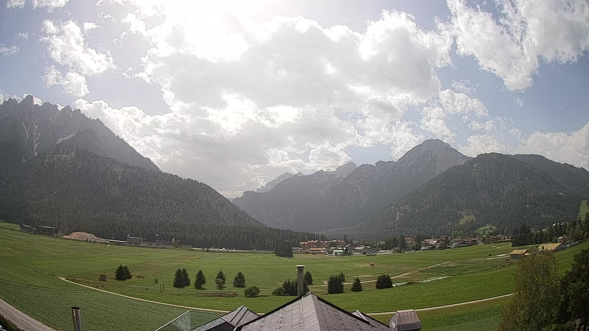 Webcam Toblach Dolomites – View from Hotel Rosengarten