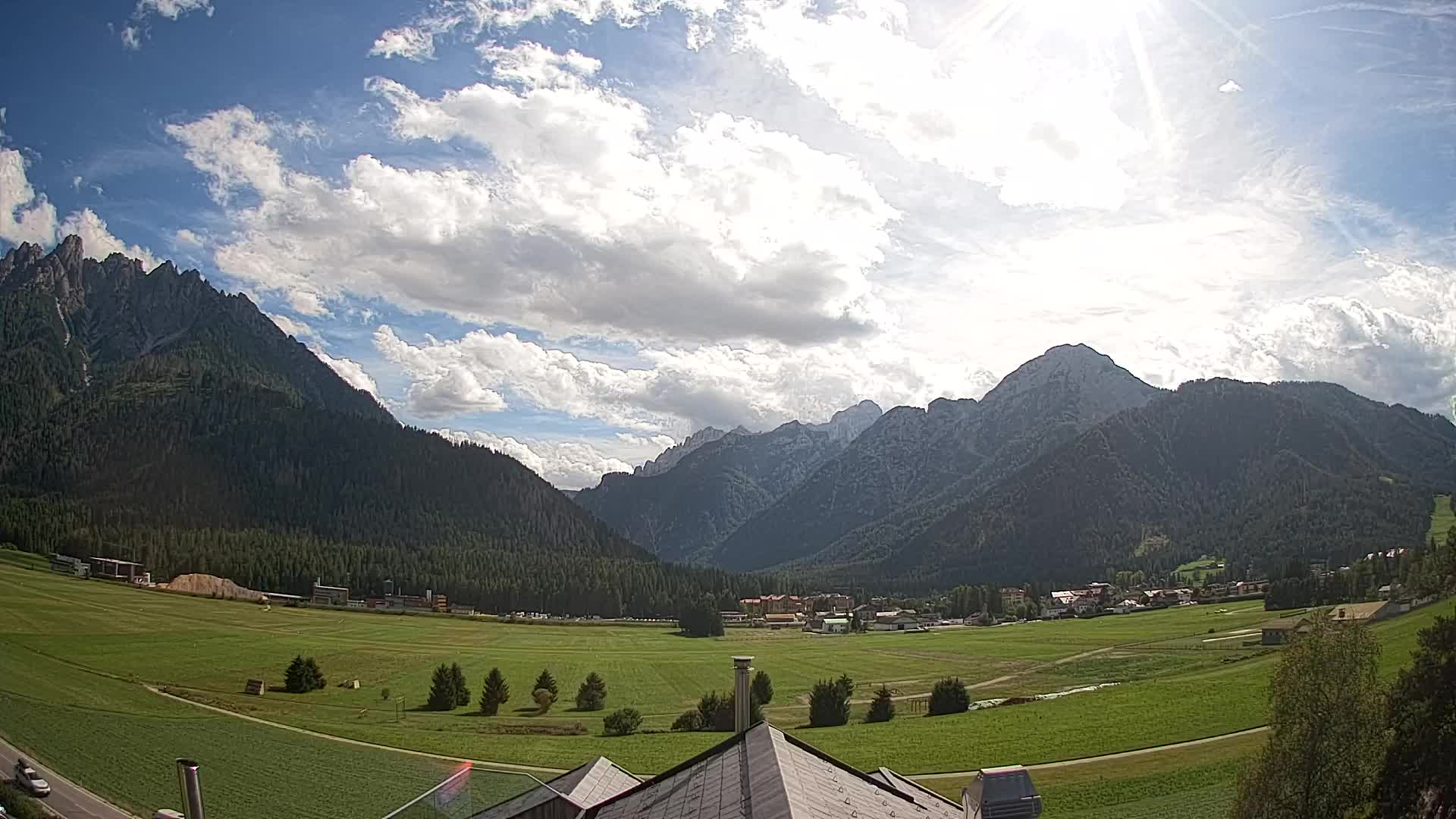 Spletna kamera Toblach Dolomiti – Pogled iz hotela Rosengarten