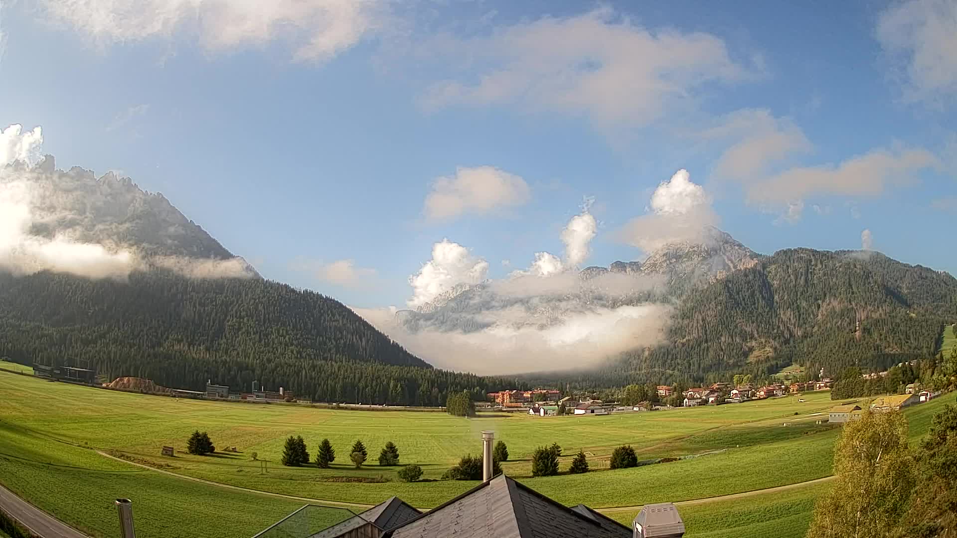 Web kamera Toblach Dolomiti – Pogled s Hotela Rosengarten