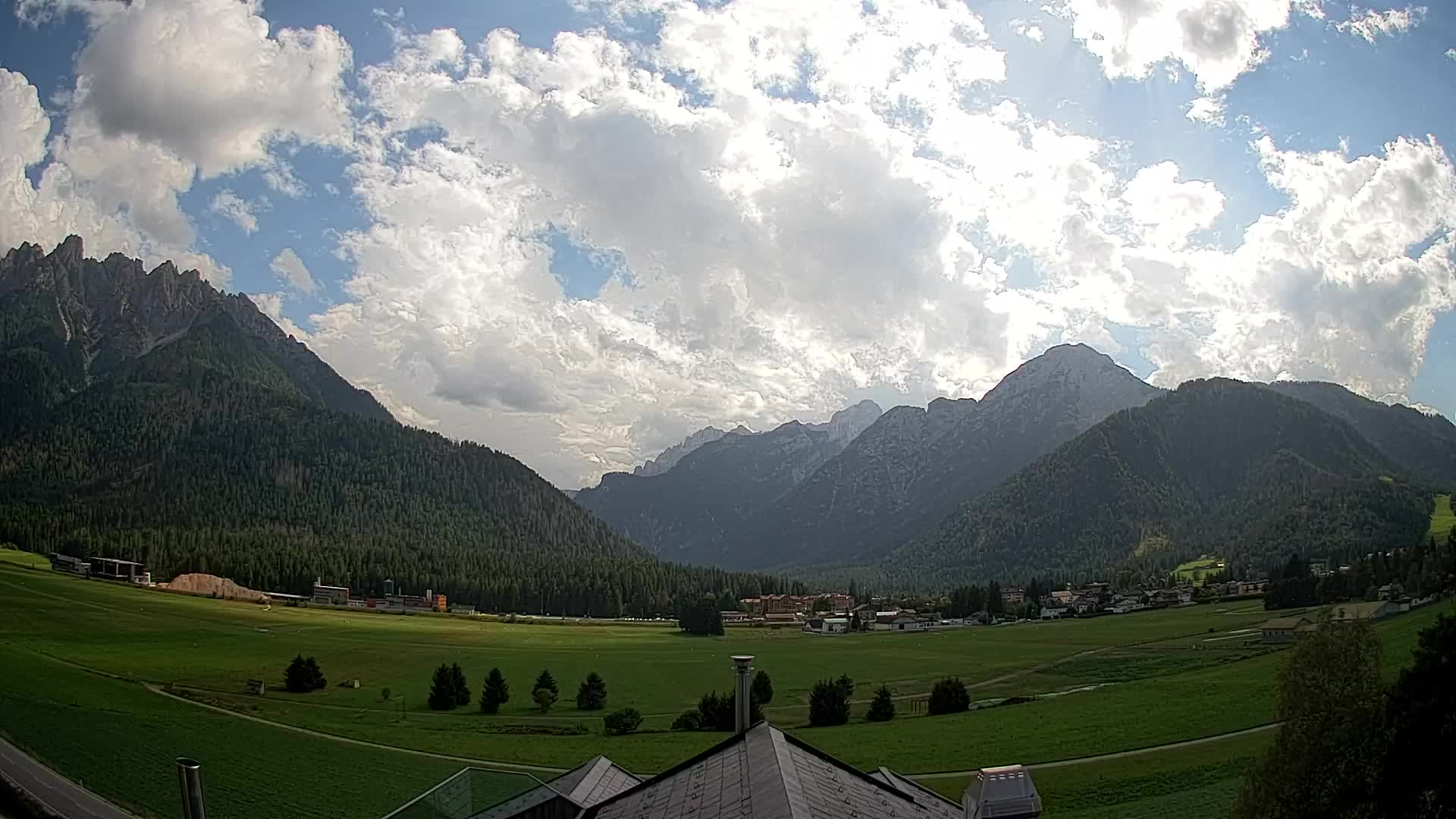Web kamera Toblach Dolomiti – Pogled s Hotela Rosengarten