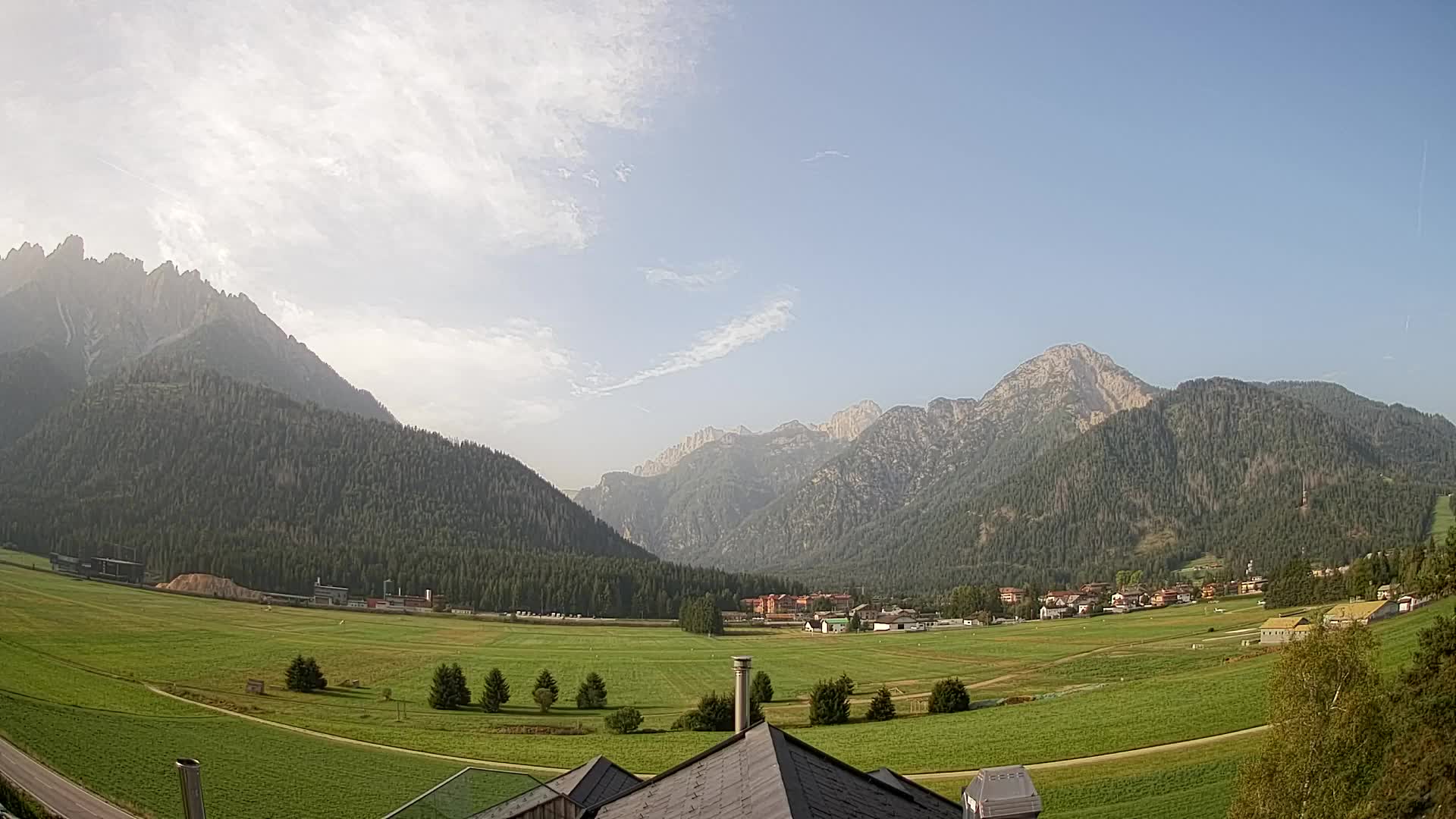 Web kamera Toblach Dolomiti – Pogled s Hotela Rosengarten