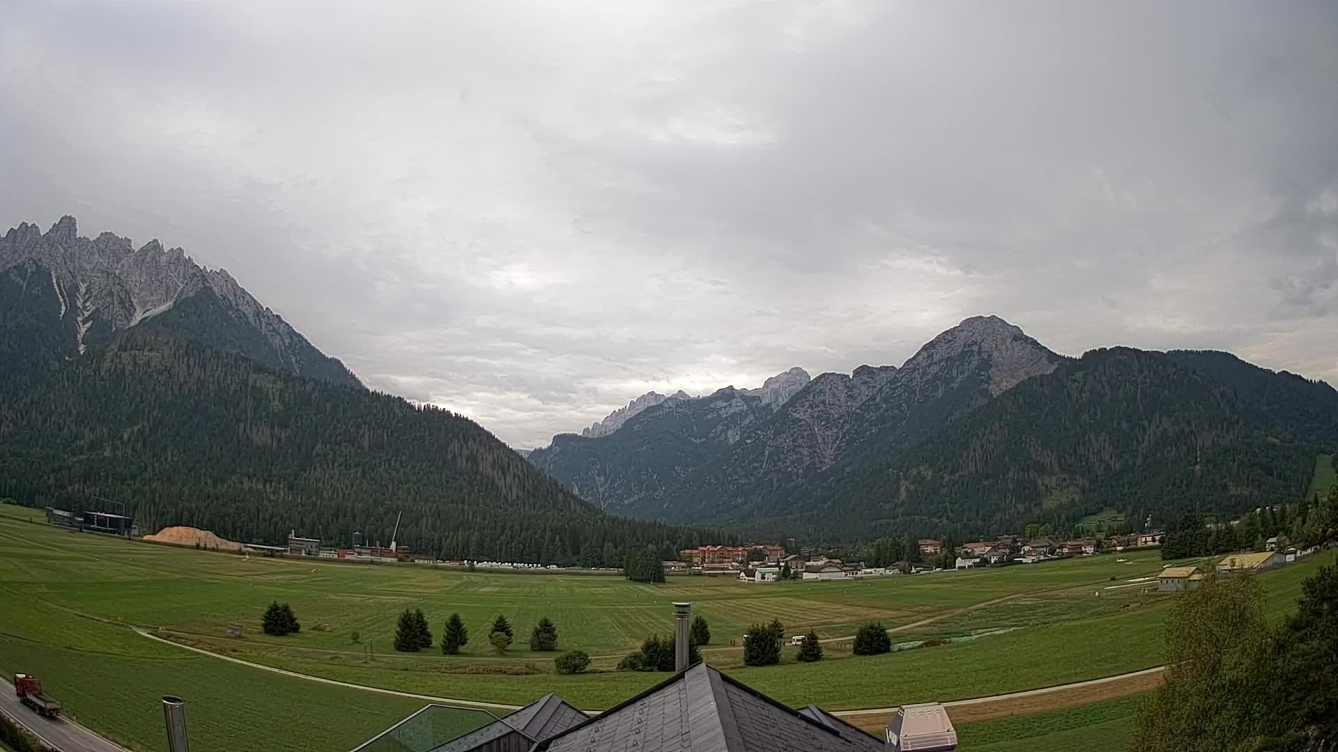 Spletna kamera Toblach Dolomiti – Pogled iz hotela Rosengarten
