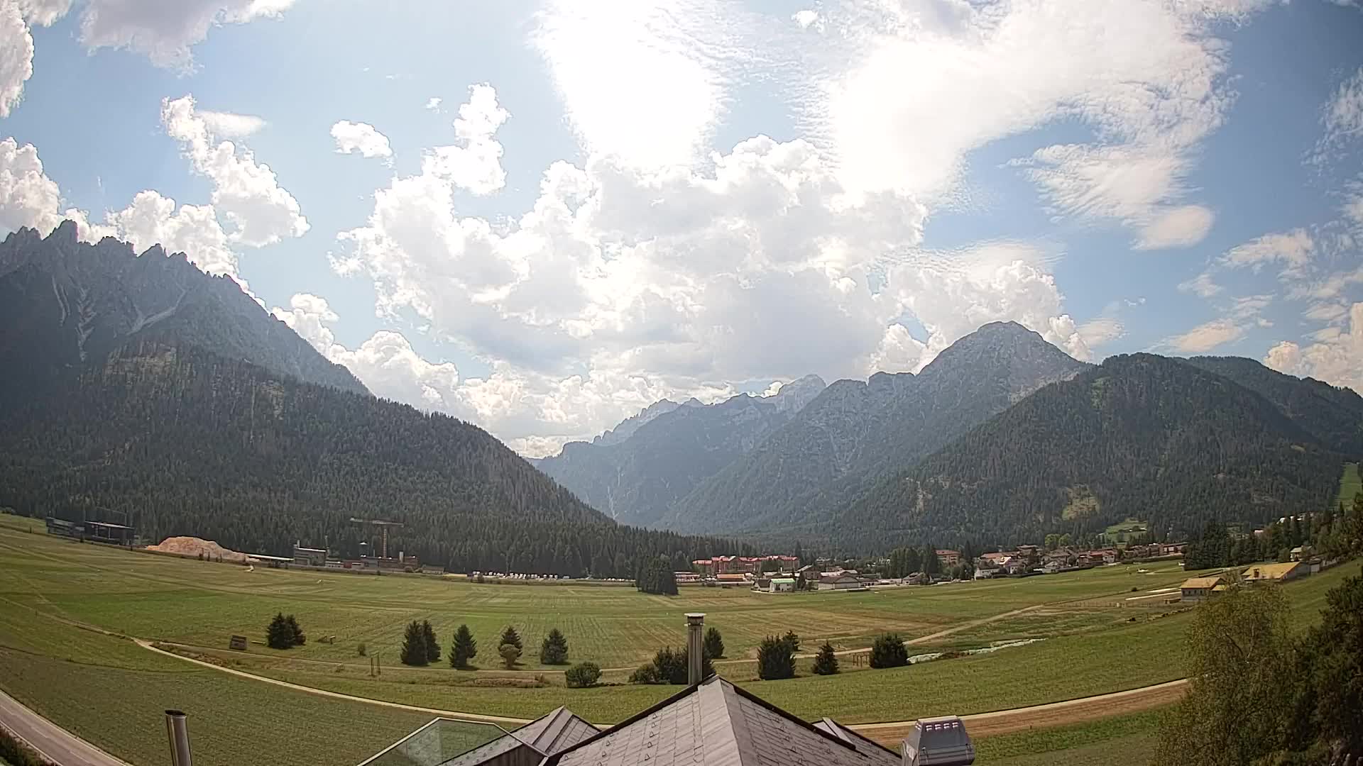 Webcam Toblach Dolomites – View from Hotel Rosengarten