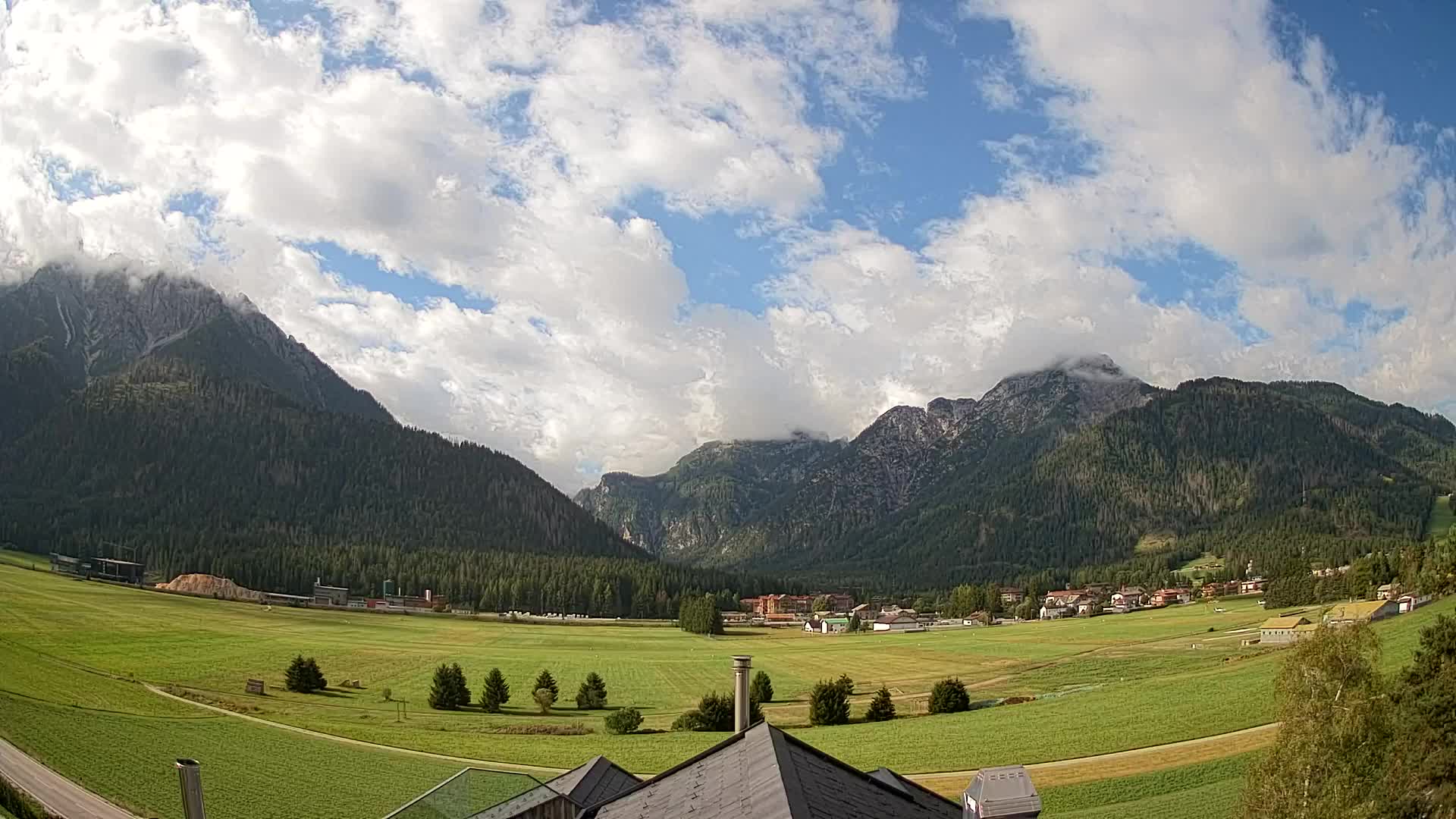 Webcam Toblach Dolomites – View from Hotel Rosengarten