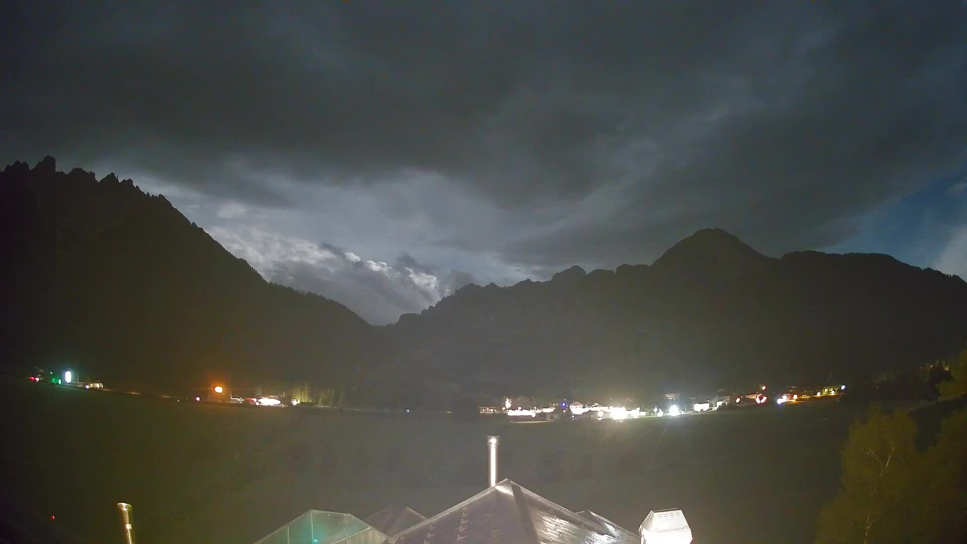 Spletna kamera Toblach Dolomiti – Pogled iz hotela Rosengarten