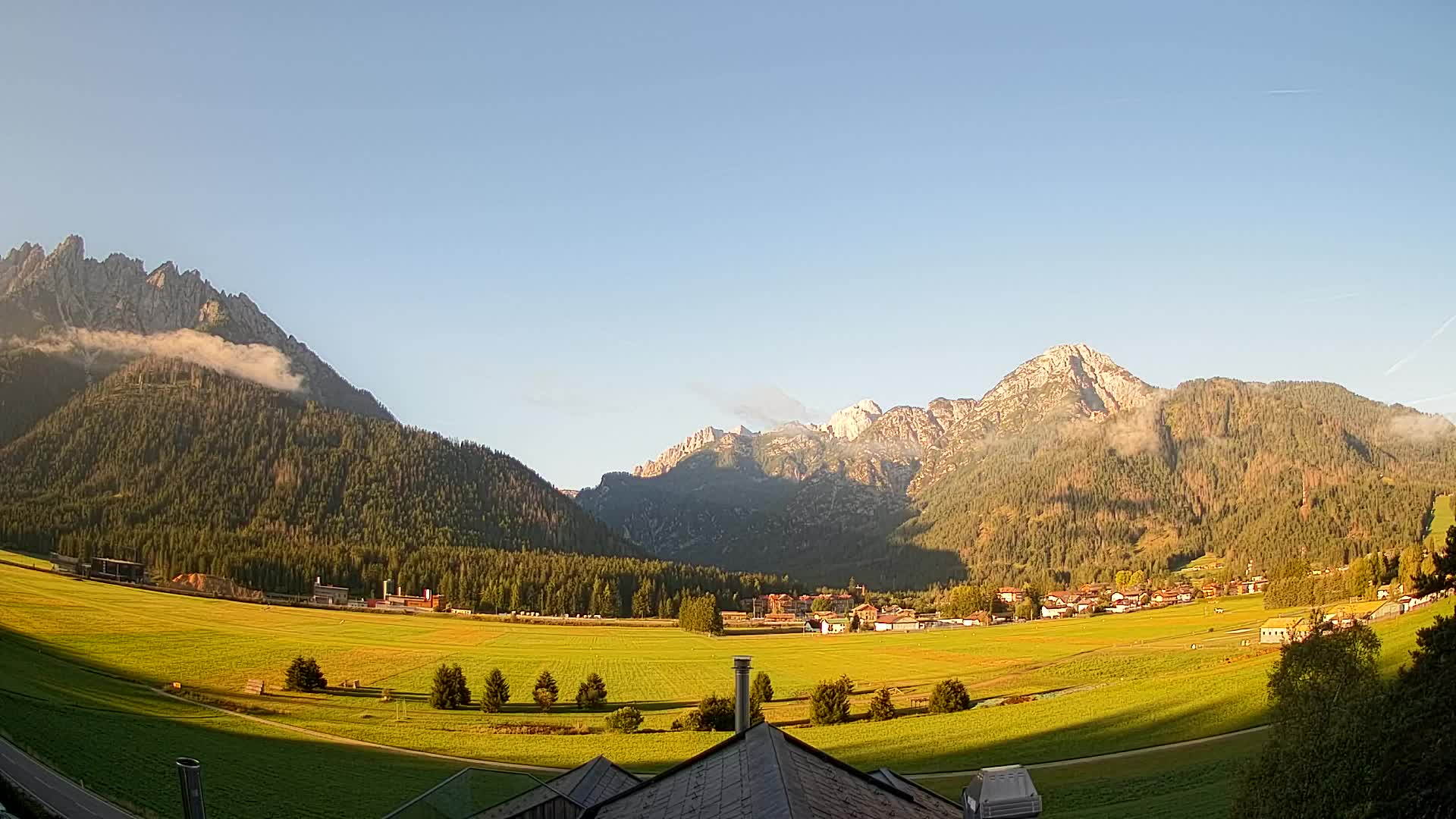 Spletna kamera Toblach Dolomiti – Pogled iz hotela Rosengarten