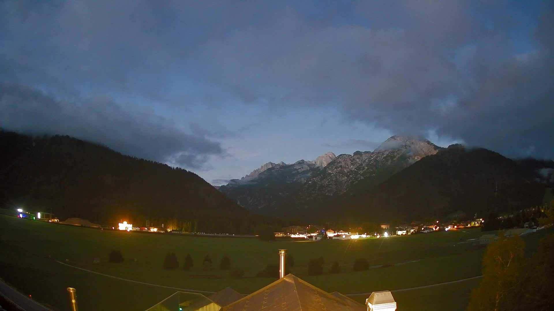 Spletna kamera Toblach Dolomiti – Pogled iz hotela Rosengarten