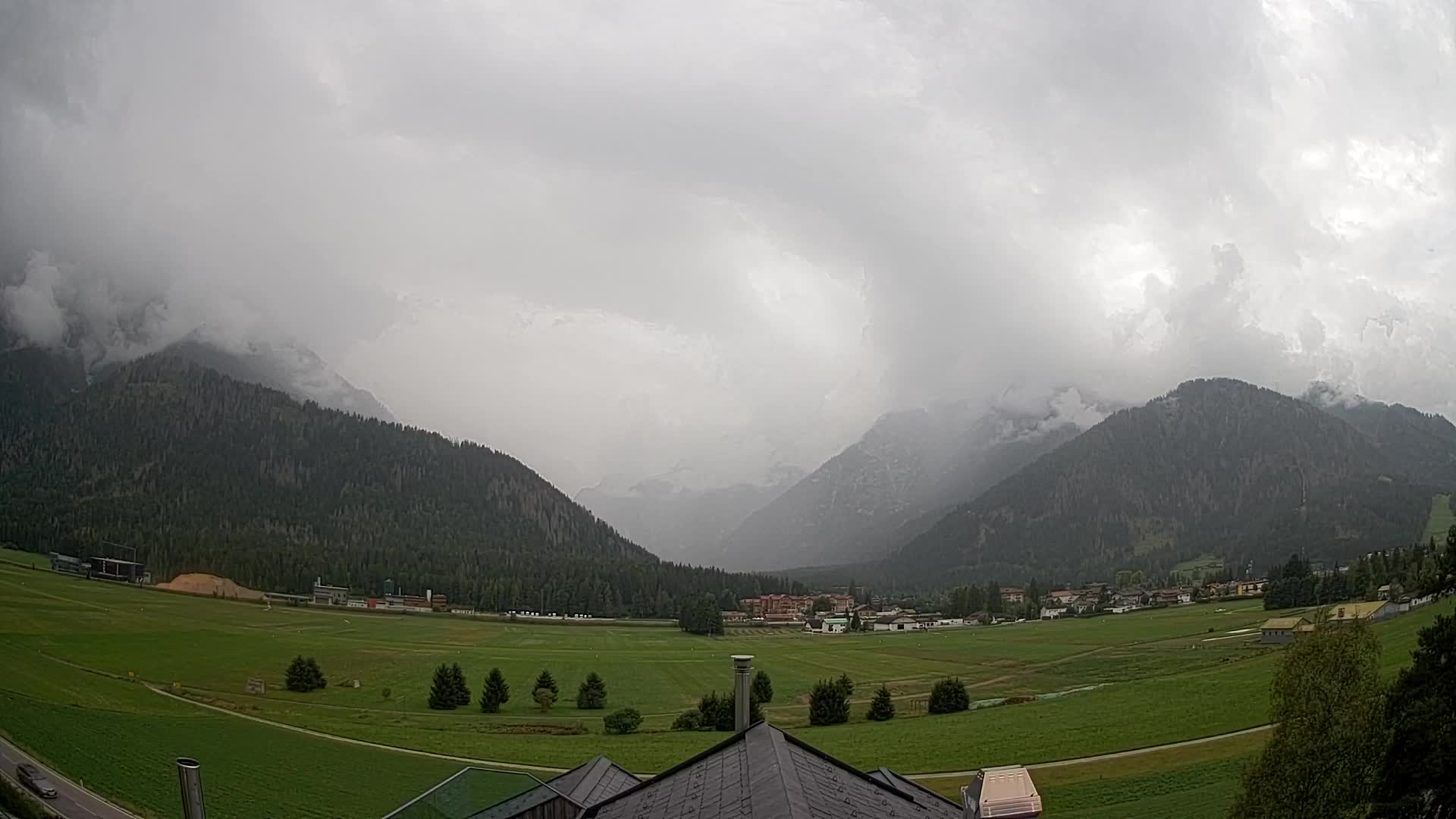 Spletna kamera Toblach Dolomiti – Pogled iz hotela Rosengarten